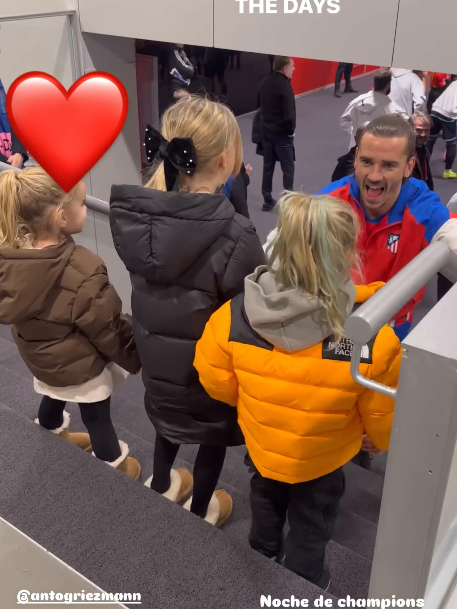 ¡La mejor motivación para Griezmann! ❤️ Antes de salir a la cancha, el jugador del Atlético de Madrid recargó sus ánimos con la familia 🫶 ⚽ Terminó con doblete ante Slovan Bratislava en la Champions League. 🎥 eri_chope / IG #AntoineGriezmann #Griezmann #Atleti #AtleticoDeMadrid #futbol #UCL #ChampionsLeague