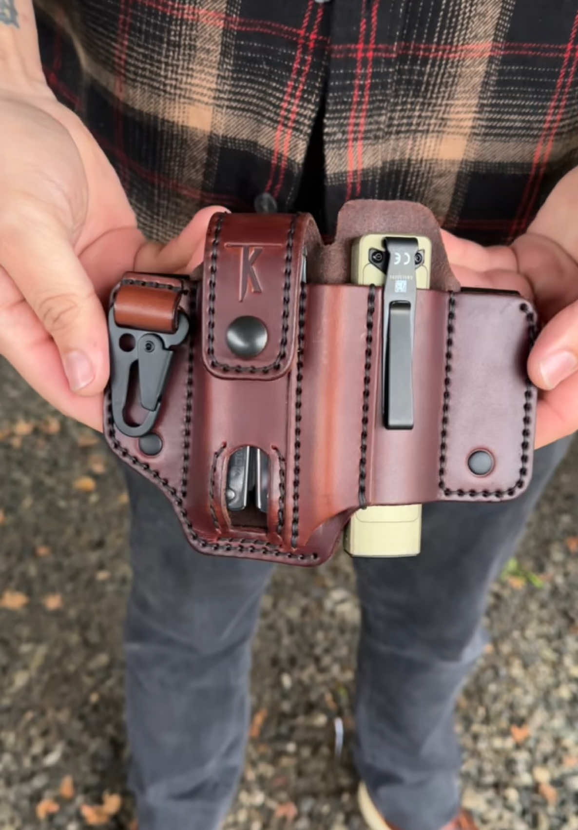 Real gear for real everyday life. Give the gift of quality! Shop handmade goods at www.taleofknives.com Everyday carry tool belt organizers for multitools, flashlights and more! #SmallBusiness Artisan crafted on the west coast in the #pnw Oregon! #toolsofthetrade #shopsmall #belts #boots #multitool #pen #flashlights #blackfriday #prime #ttshop #smallbusinesscheck #americanmuscle #locallymade