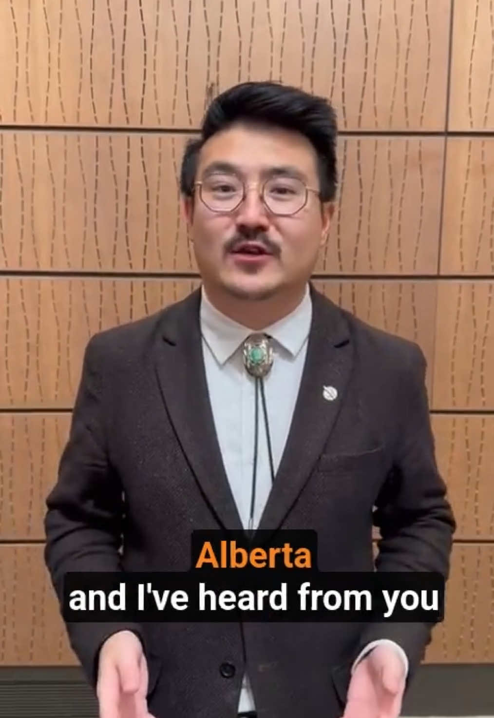 New Democrats are fighting to make sure postal workers get an important Christmas gift - a fair deal. Solidarity. ✊🏽 #NDP #canada🇨🇦 #cdnpoli #alberta #yeg #edmonton #politik #solidarity #solidarityforever #postalworker #canadapost 