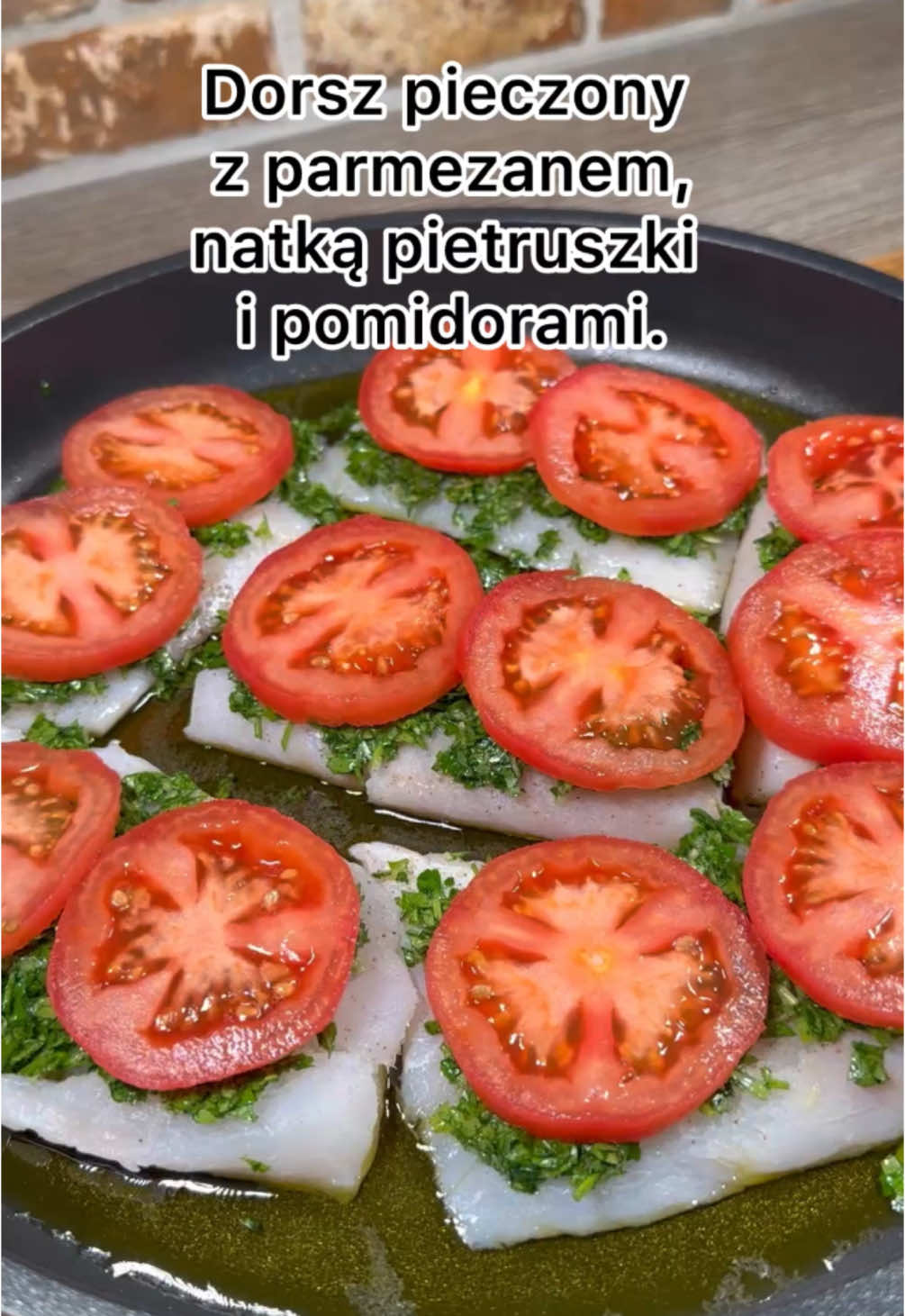 Pyszny dorsz pieczony w piekarniku z pietruszką, pomidorami i parmezanem  #foryoupagе #kuchnia #dlaciebie #ryba #dorsz #wigilia #świeta #szybkieprzepisy #jedzenie #tradycja #przepis #nowość #Recipe #FoodLover #fish #foodontiktok #pyszne #comfortfood #wesolychswiat #parmesan #kolacja #cod #FoodTok #seafood #healthyfood 