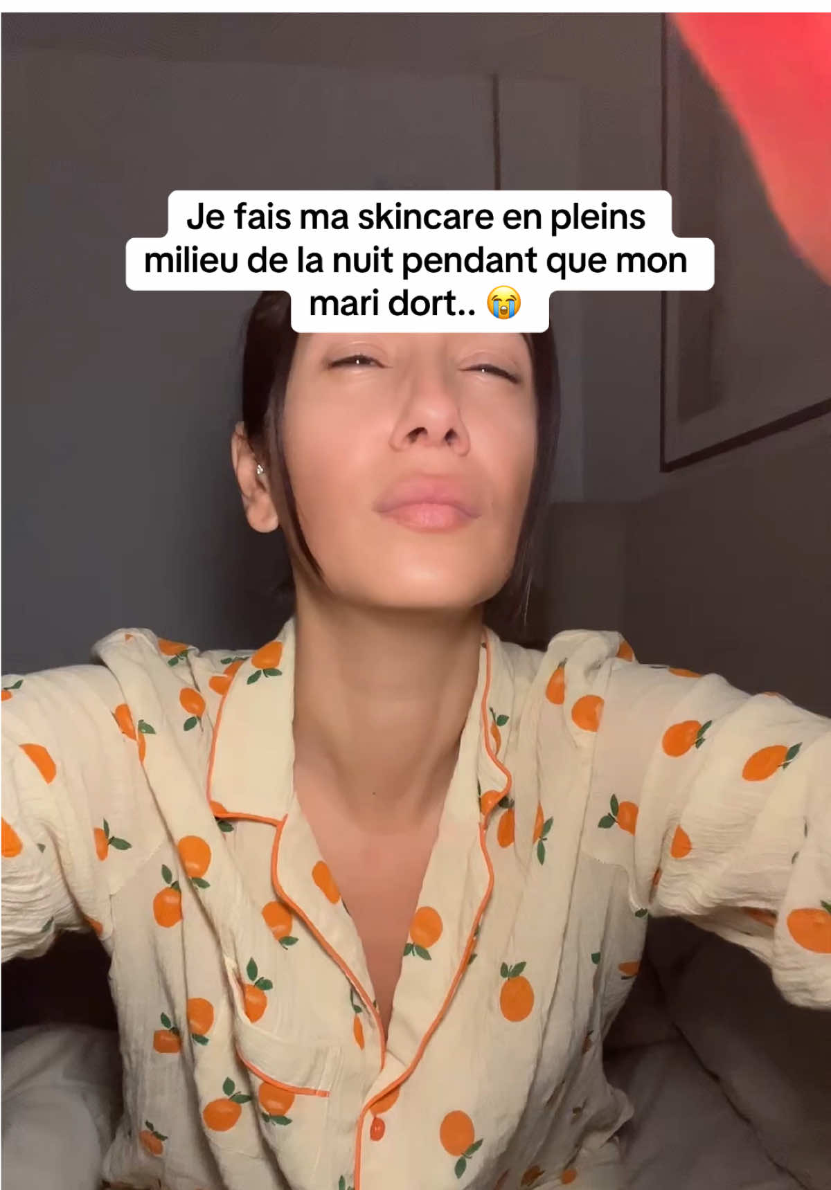 Sa réaction 😂❤️ En tous cas ma routine skincare @La Roche-Posay c’est vraiment la best !! ✨ #foryou #pourtoi #prank #couple #fyp #hyaluB5 #skincare #larocheposay Collaboration commerciale