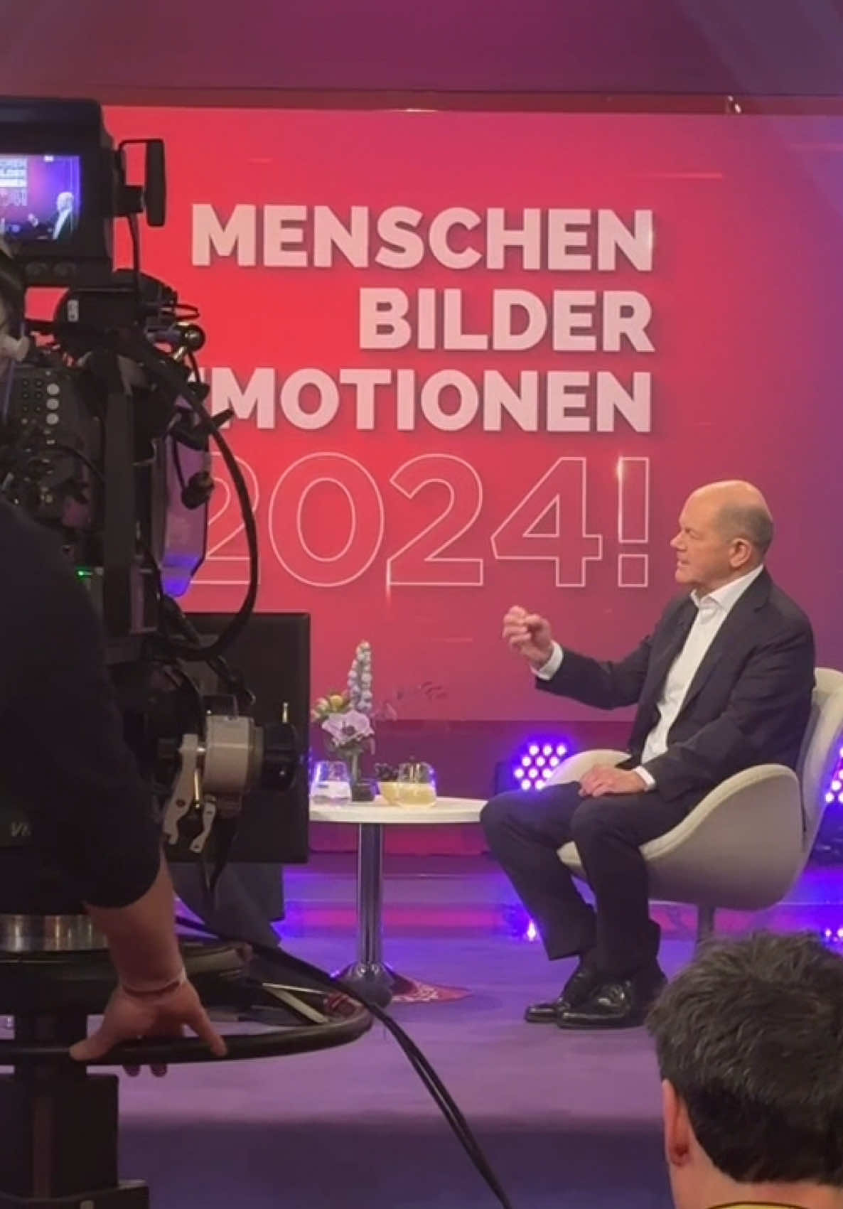 Der Kanzler spricht beim @RTL-Jahresrückblick über die ereignisreichen Wochen im November. #Bundeskanzler #OlafScholz #Kanzler 