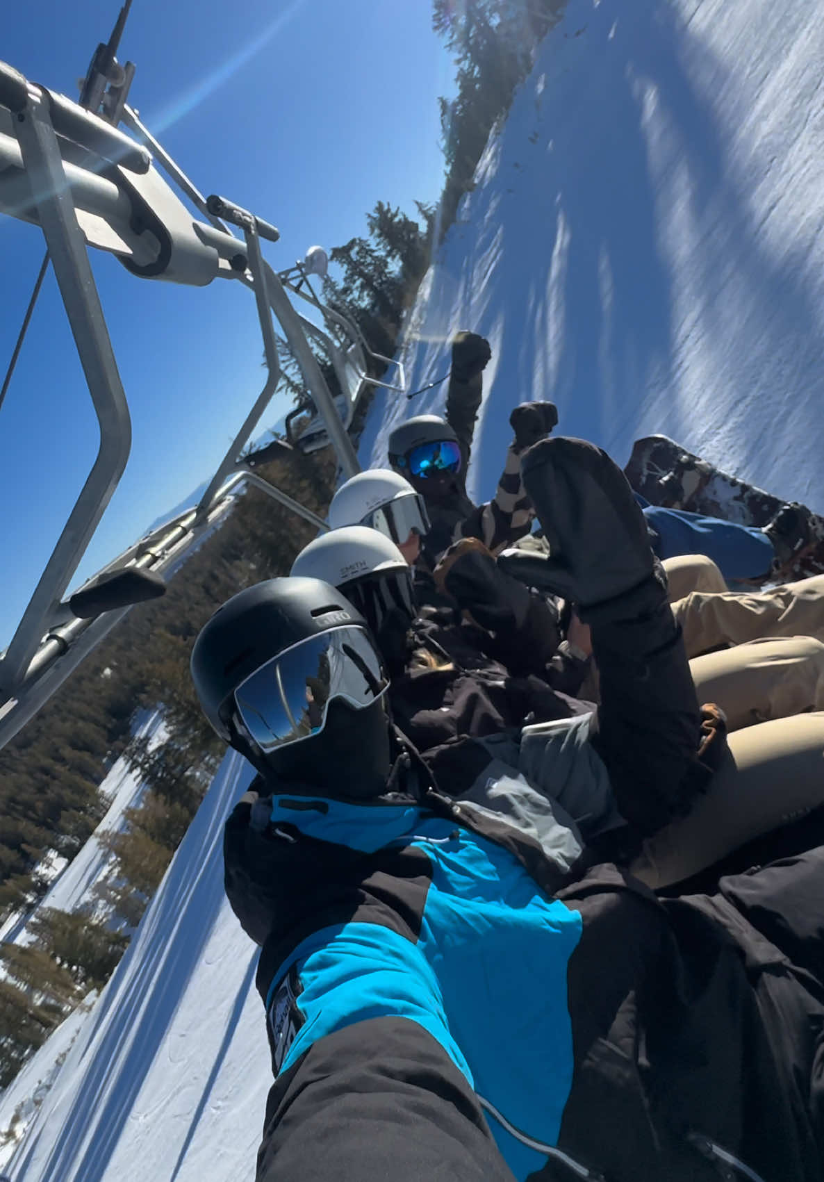 Ikon babies first trip #mammoth #snowboard #mammothmountain 