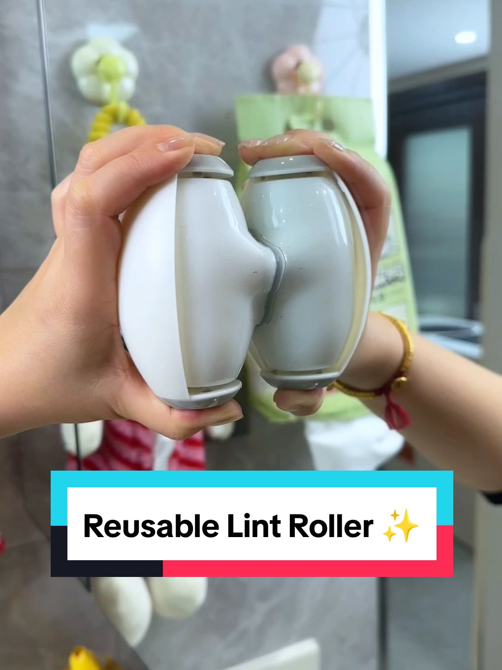 Reusable Lint Roller ✨️ #lintroller #dogsoftiktoks #dogproducts #dogs 