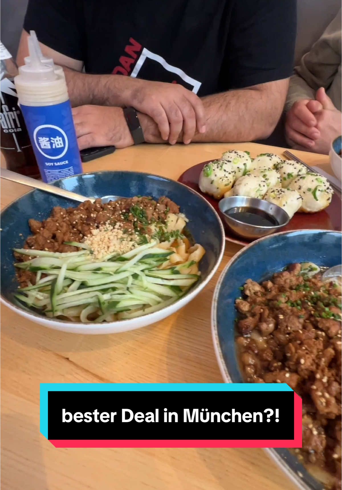 Anzeige/Werbung Euda! den besten @NeoTaste Deal in #München gibts bei @Uncle Chen  wir feiern den Laden Mit dem Rabattcode: supersaftig3m keiegt ihr einfach 2 Hauptspeisen für den Preis von 1 gönnt euch (und mir) #foodspots #foodreview #chinesefood #munichfood #munichfoodguide #münchenfoodguide #münchenfood #unclechen #neotaste 