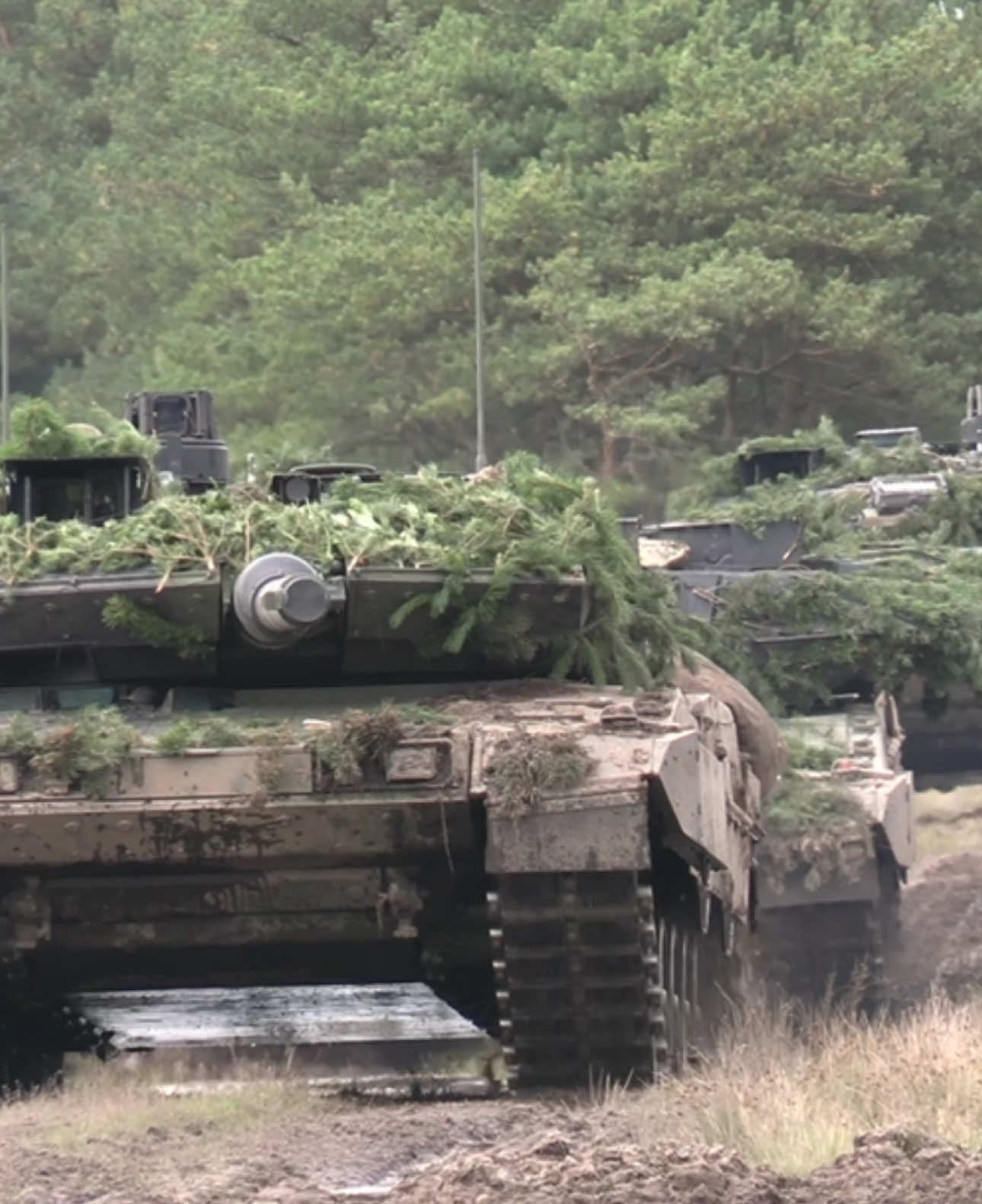 Leopard 2A7 Tanks #military #militarylife #army #tank #leopard #danisharmy #fyp #viral #foryou #nature #Outdoors #video 