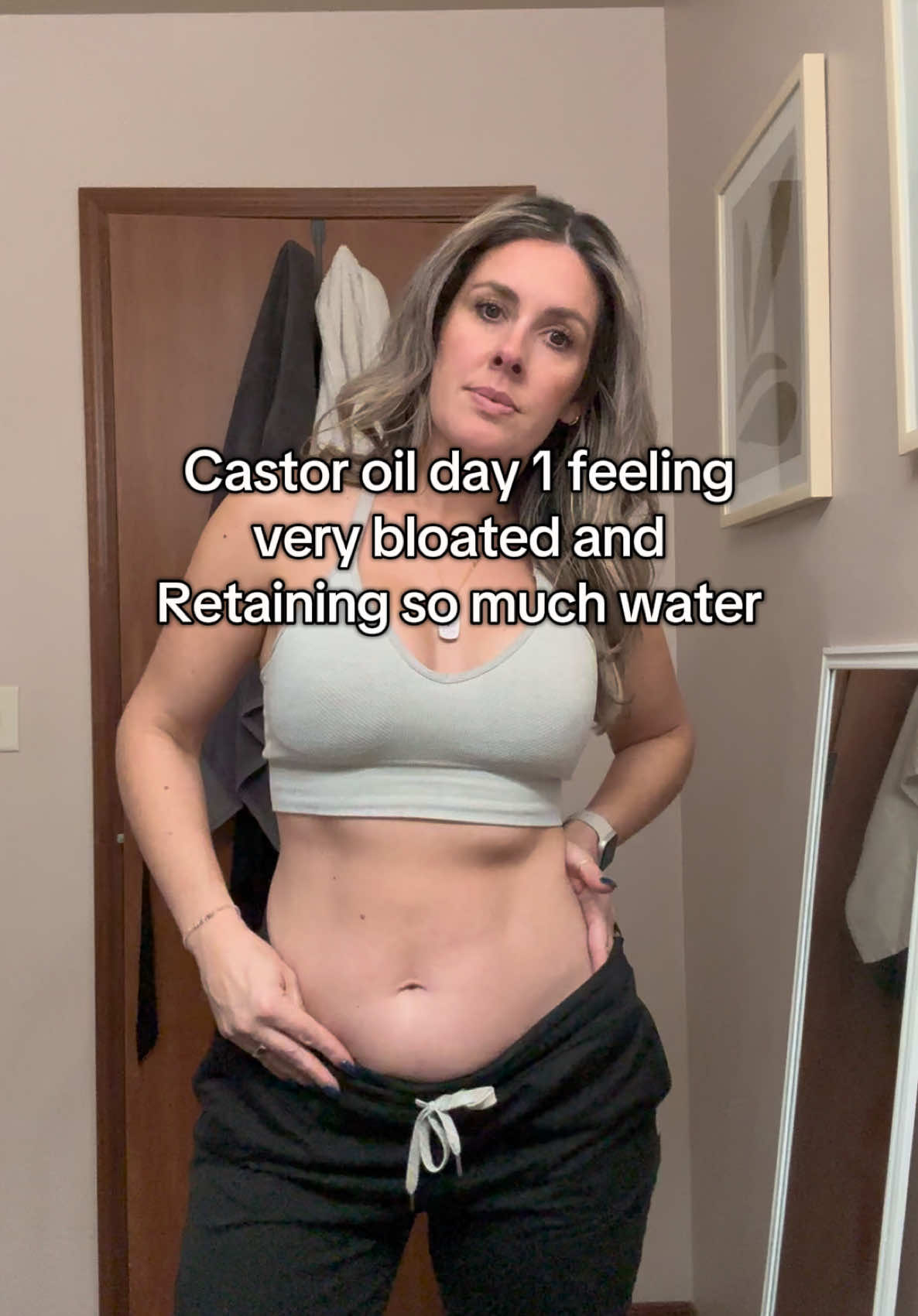 Im telling you its made me feel so lean so I'm going to keep going. #castoroil #pcoscastoroil #castoroilforstomach #castoroilforstomach #castoroilbenefit 