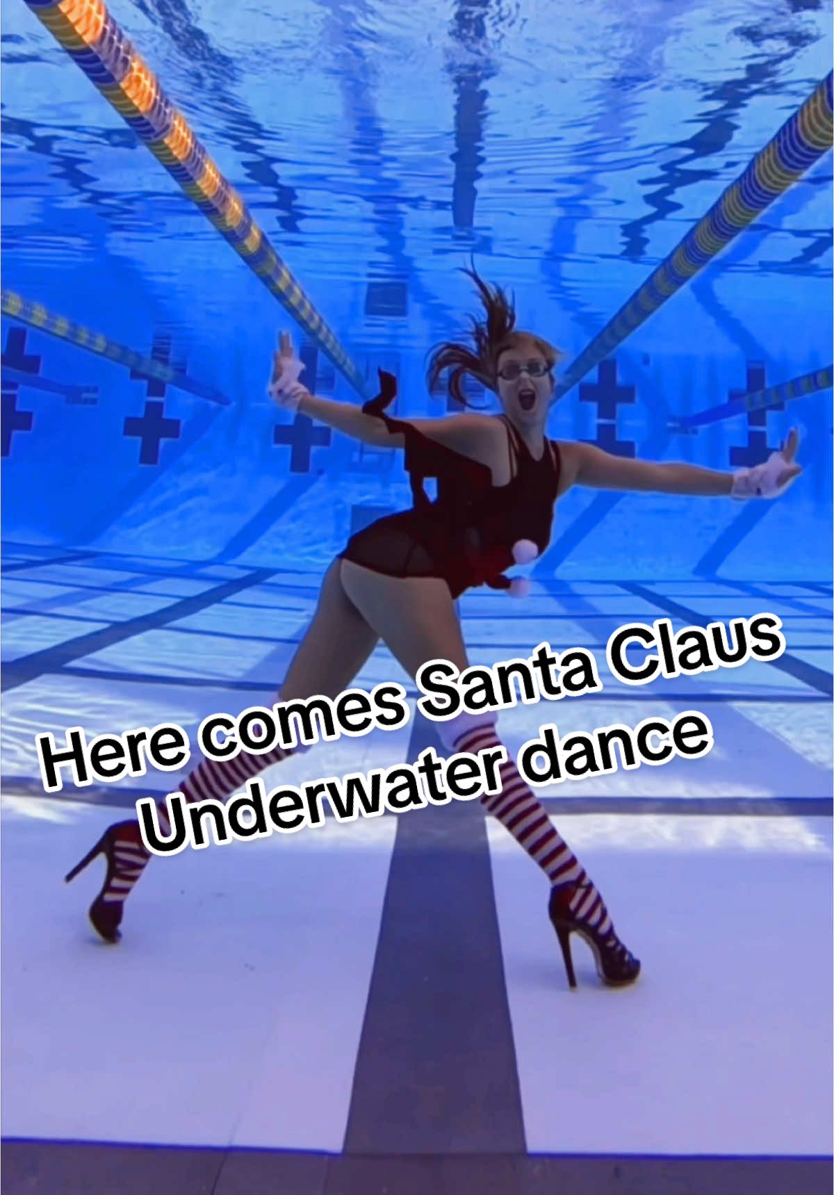 Here comes Santa Claus 🎅🏽 - Underwater Dance 💦👠🎄 ⠀ Bringing the magic of the season straight from my underwater world! 🌊✨ #underwater #dance #xmas #christmas #underwatertiktok #happyholidays #festive 