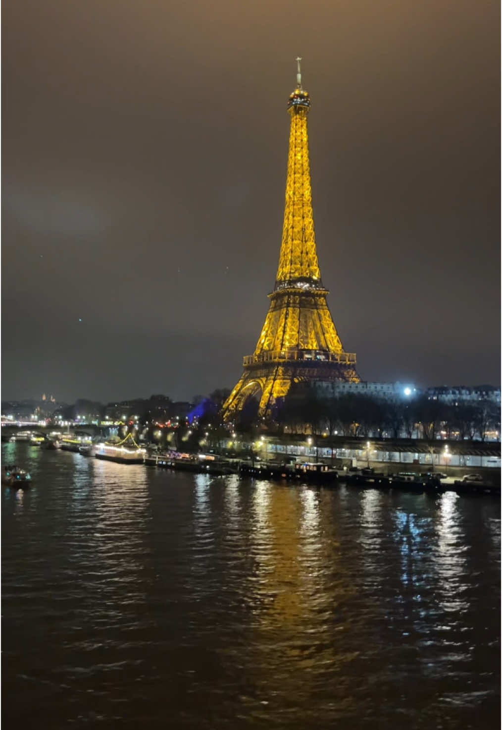 Paris ❤️ #paris #visitparis #2025 #2024 #noel #parisienne #novembre #decembre #parislove #eiffeltower #towereiffel #toureiffel #christmas #parisien #france #december2025 