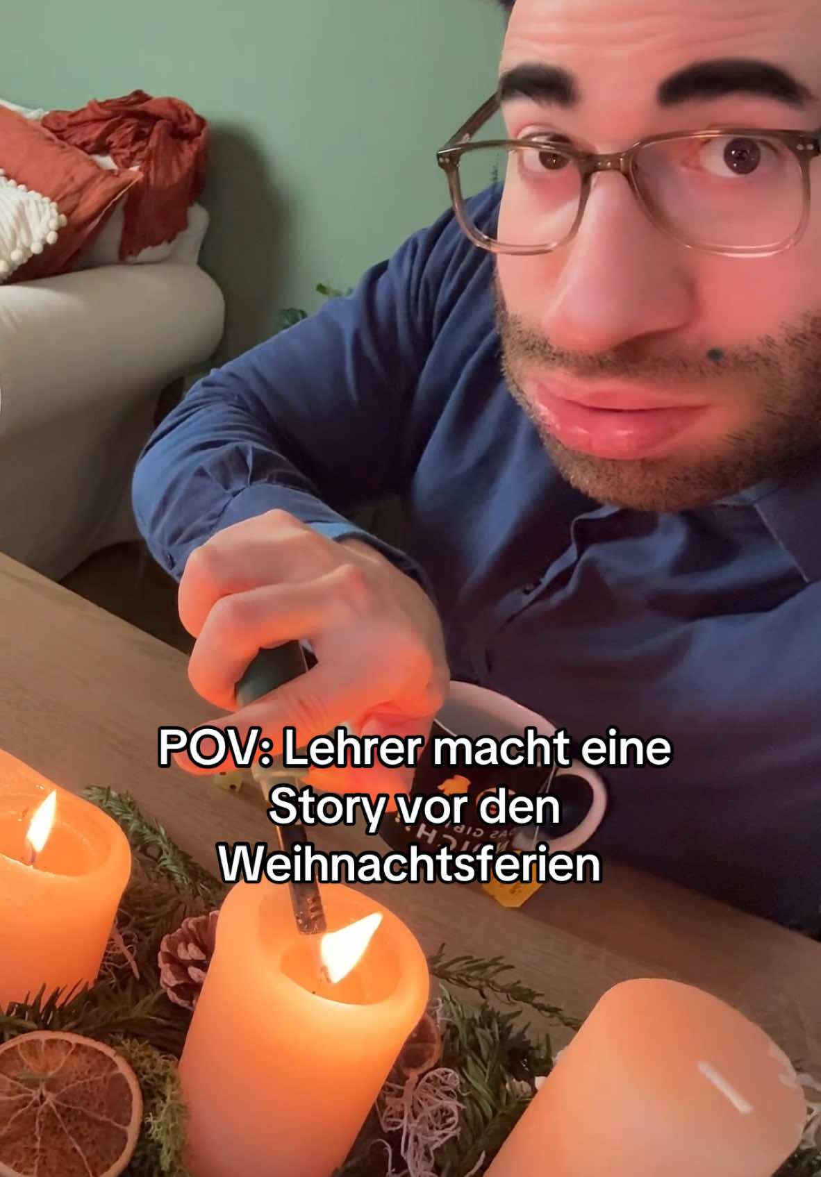 Ich sitze hier mit meinem Tee vorm Kamin und bin am entspannen. Viel Glück und Erfolg bei den restlichen Prüfungen 🍀 #fürdich#story#Lehrer#weihnachten#advent#prüfungen #prüfungsphase 