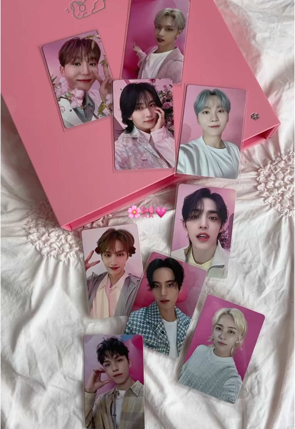Pink pcs will always be my favourite 💕 #kpop #kpopfyp #kpopaesthetic #kpopcollection #kpopcollector #kpopphotocards #seventeen17_official #seventeenkpop #seventeencarat #scoups #mingyu #jeonghan #wonwoo 