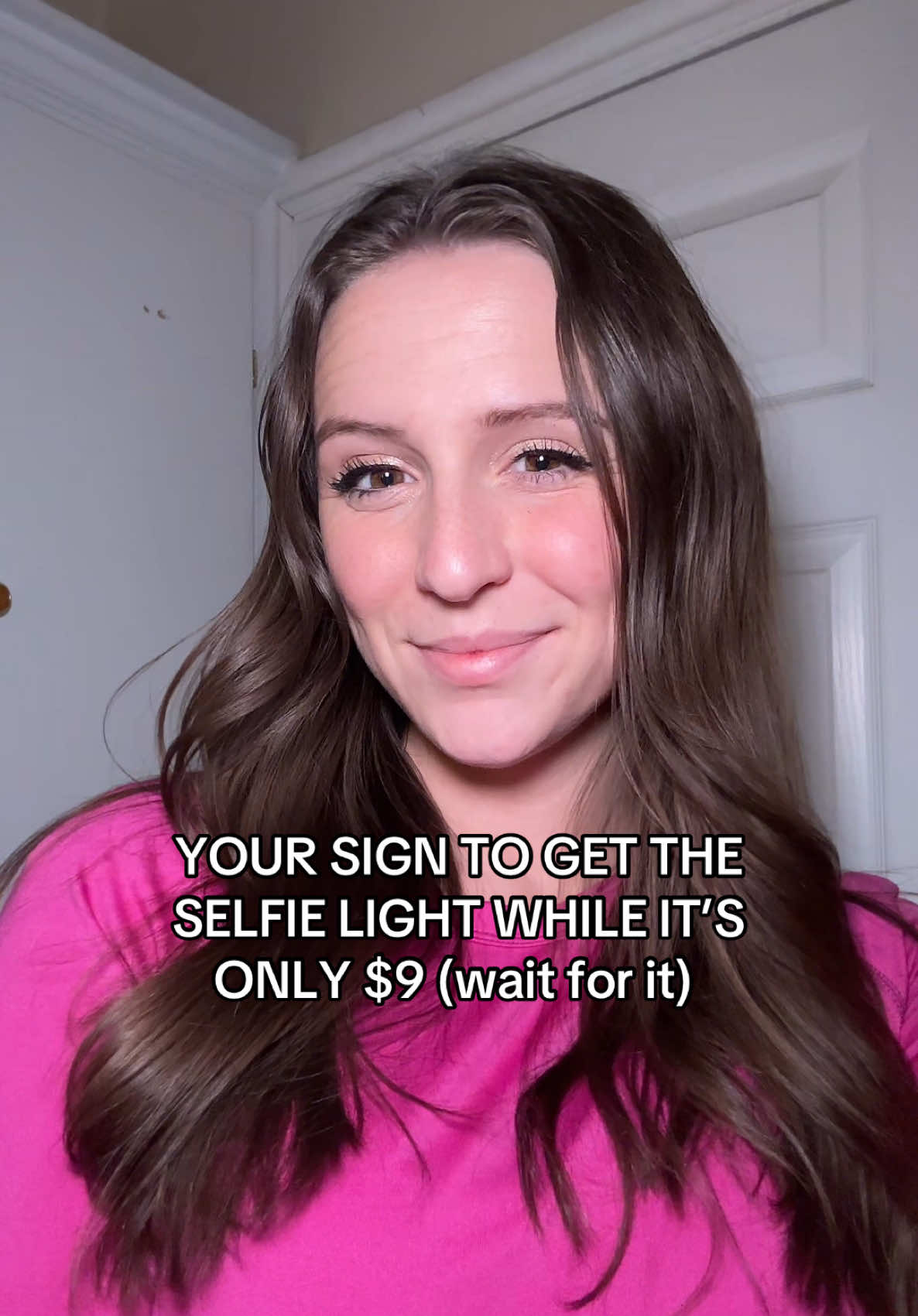 Transition incoming 👀 I can’t believe the price on this right now!  #tiktokshopholidayhaul  #selfielight #portableselfielight #contentcreator #lighting 