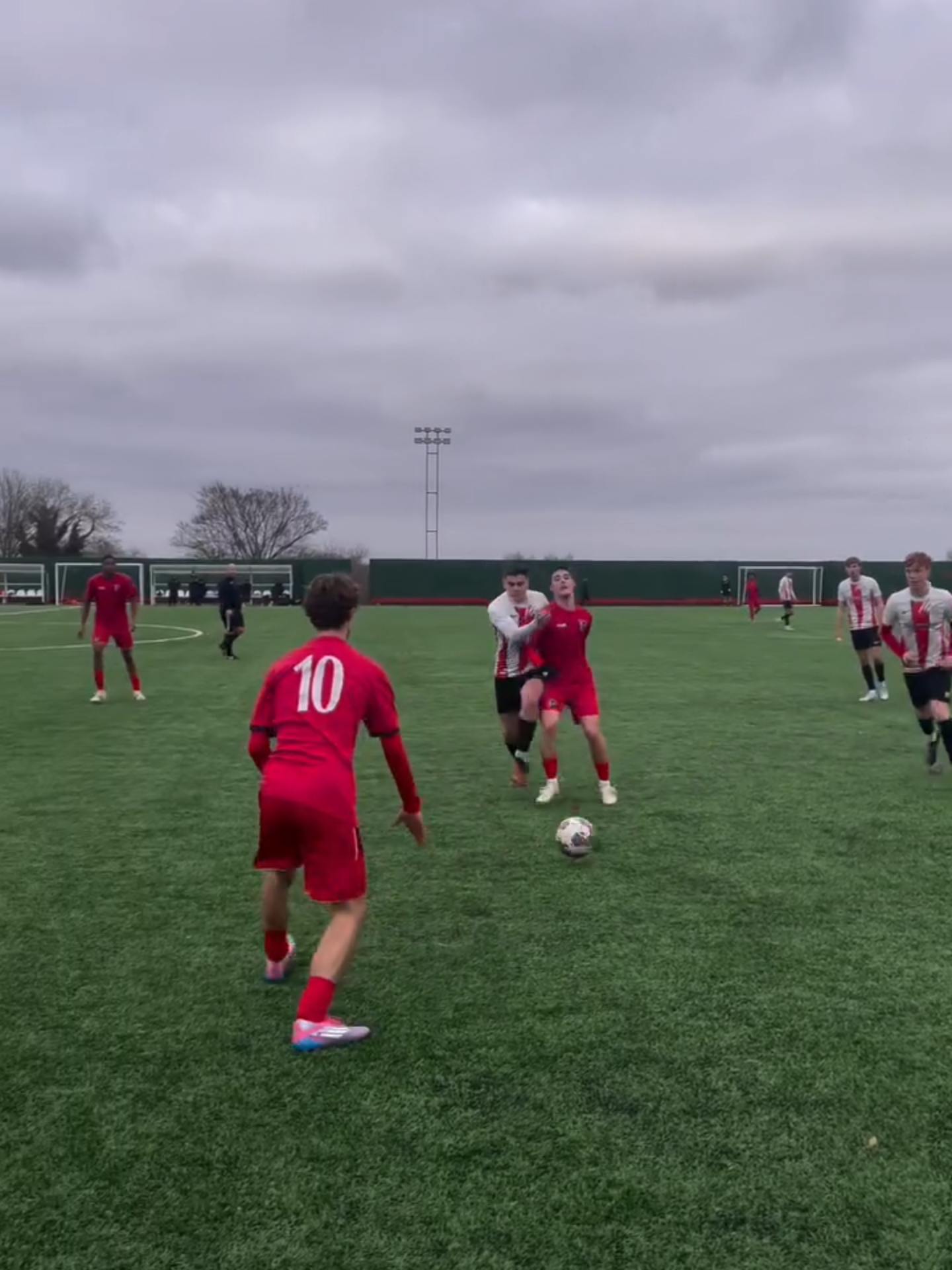 FUTEBOL OU BOBINHO? 🤣⚽ 🎥: fcvacademy #FutebolInternacional