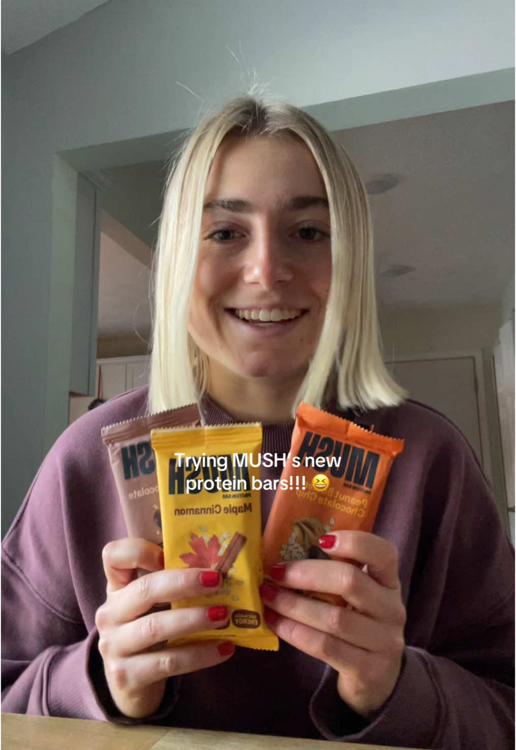 Trying MUSH protein bars!!! They’re made with real ingredients and have 15g of protein! Basically their overnight oats in protein bar form! 😎 @MUSH #proteinbar #tastetest #healthysnacks