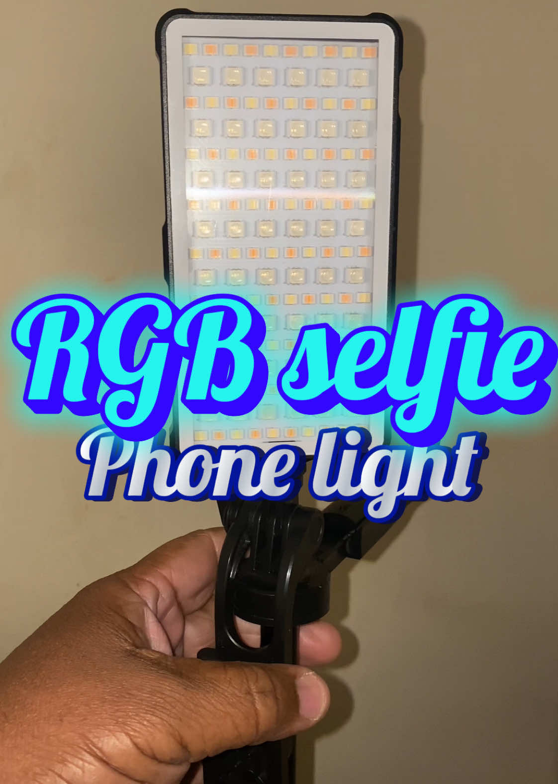 Agb PHONE SELFIE LIGHT #fallsale #tiktokfinds #fallshopping #TikTokShop #tiktokshopblackfriday #spotlightfinds #giftsforher #giftsforhim  #creatorsearchinsights @ChristopherT @ChristopherT @ChristopherT 