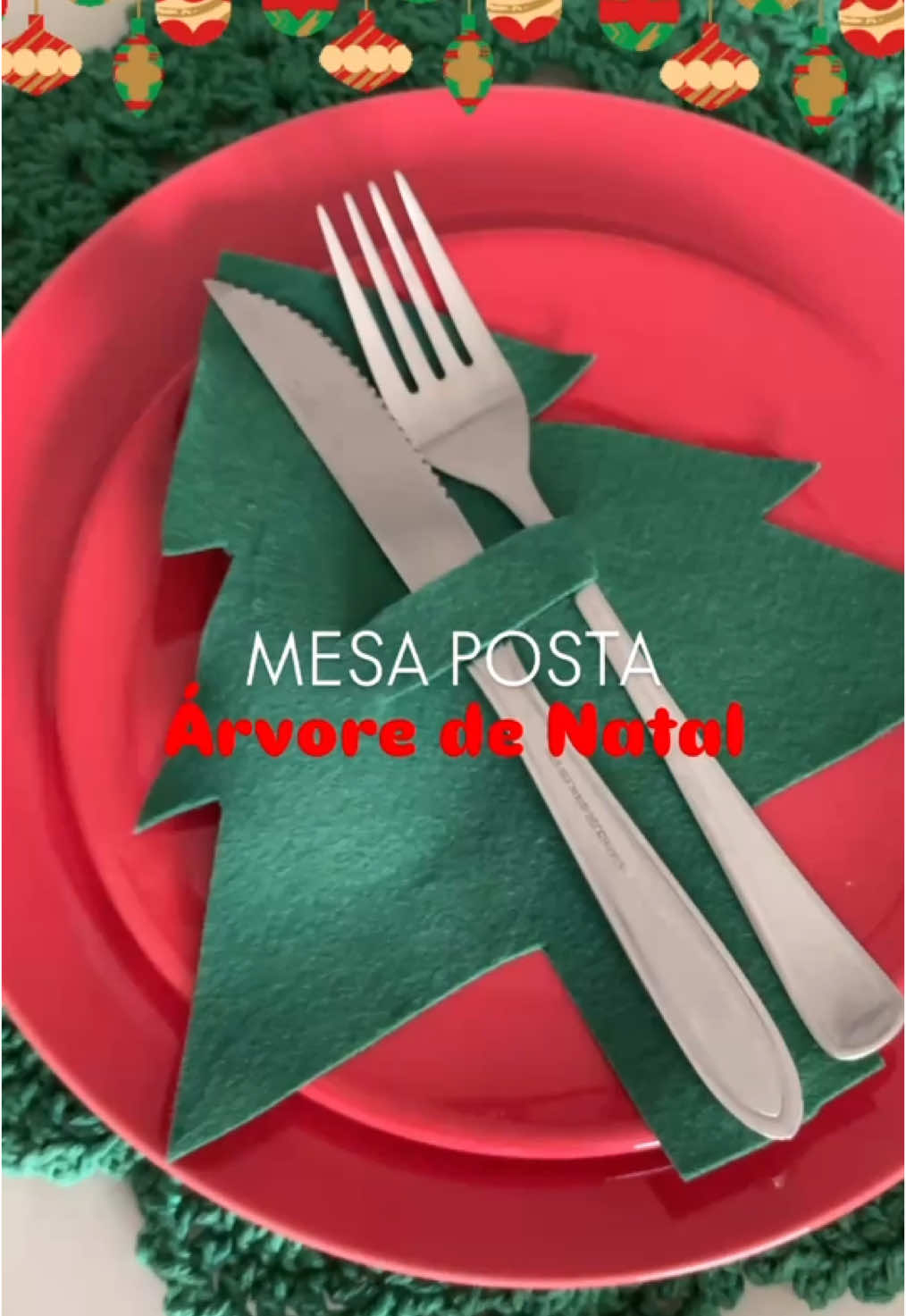 Hoje iniciamos as ideias para decoração da sua mesa de Natal, trouxe essa ideia de árvore de Natal que dá para colocar os talheres no meio, e deixar sua mesa charmosa.  Usei feltro e tesoura!  #viral #mesaposta #mesapostanatal 