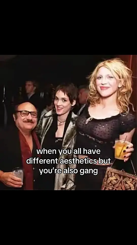 literally WHAT is the context of this photo 😭 #winonaryder #courtneylove #dannydevito #gang #relatable #aesthetics #friendship #fyp #fyppppppppppppppppppppppp #fypシ゚ 