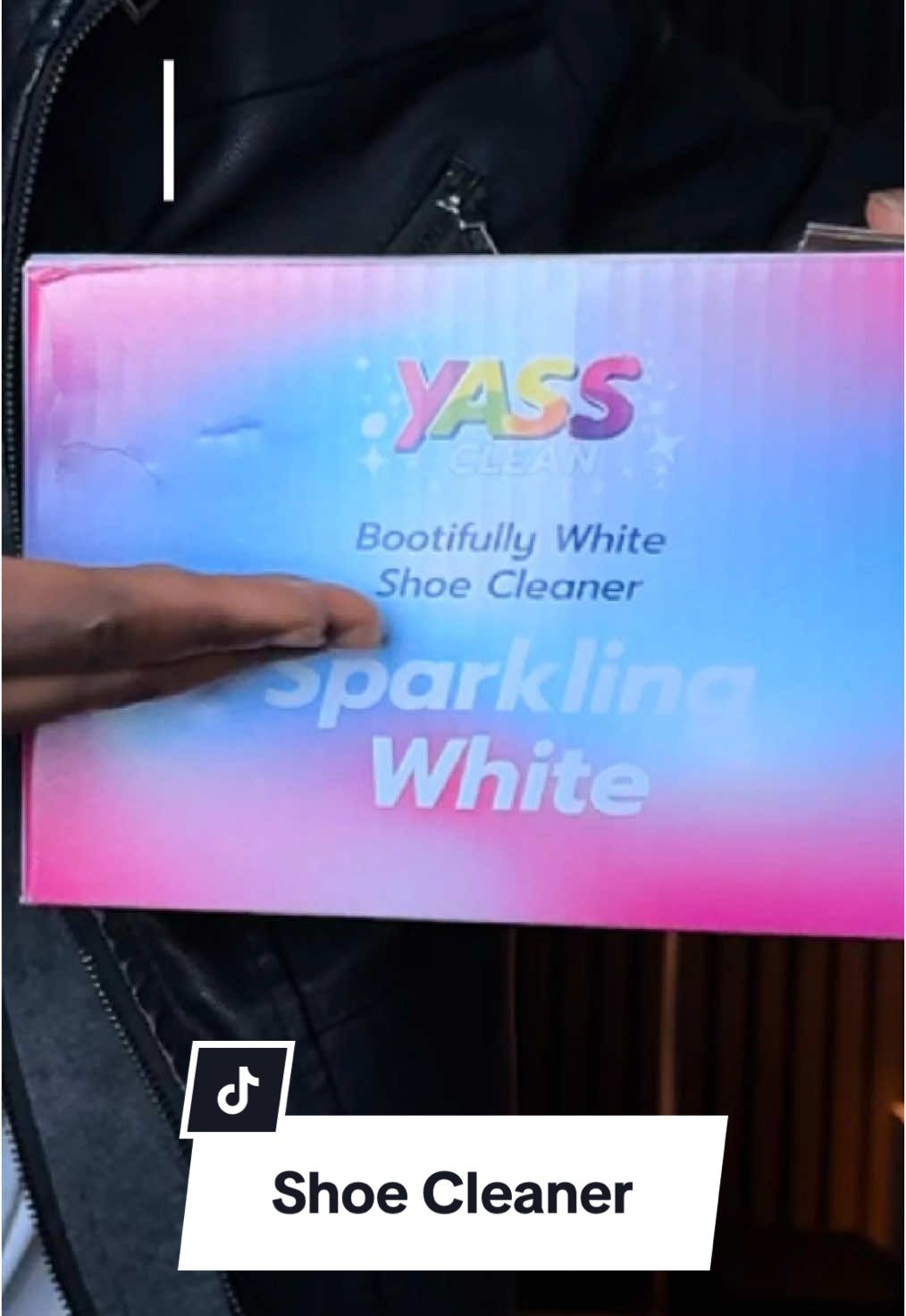 Yass Shoe Cleaner is very good and effective #shoe #blackfridaydeals #blackfridaysale #tiktokmademebuyit #fyp #trending #funchristmas 