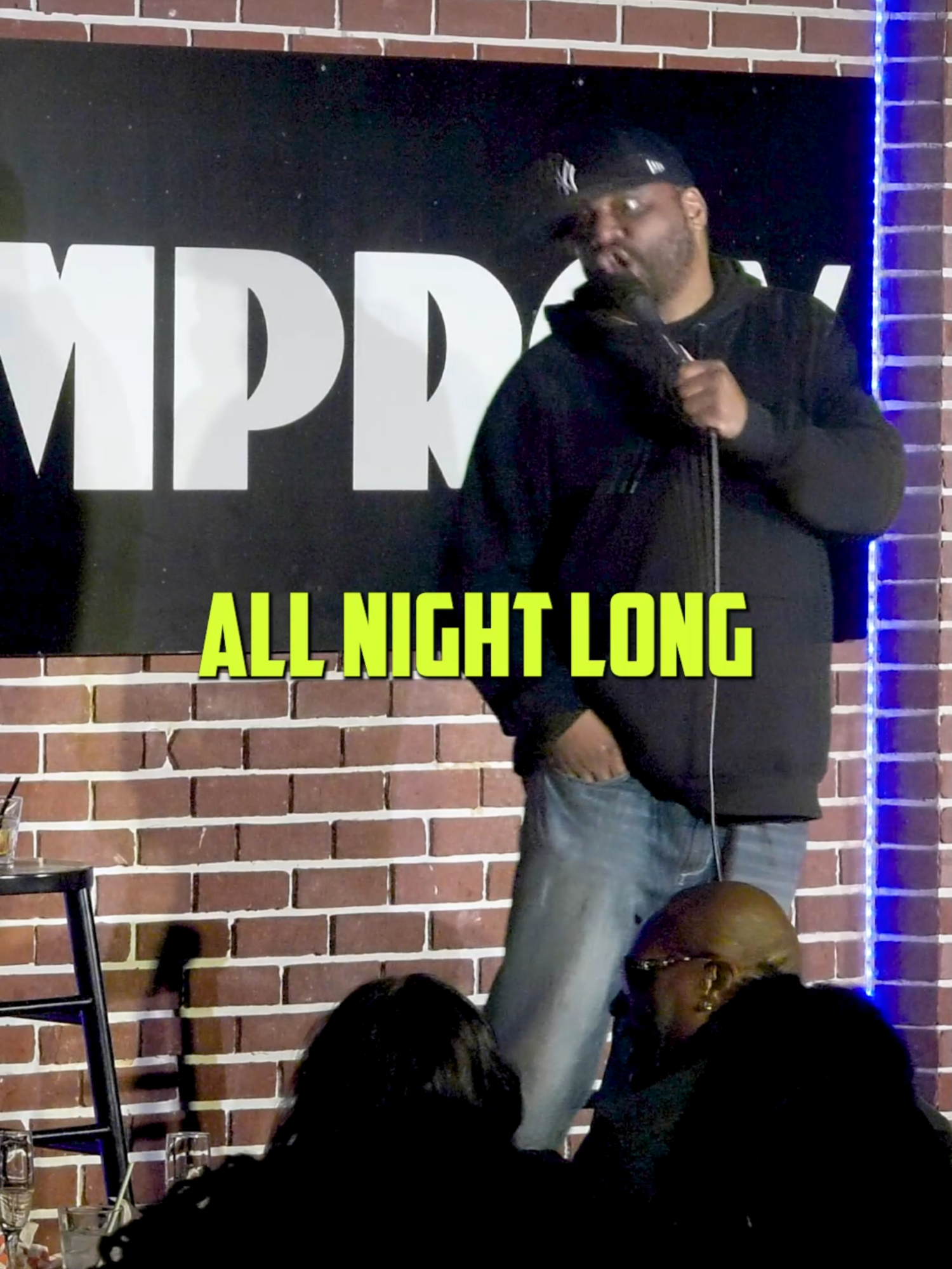 What a crowd! Thanks for making tonight unforgettable! Next Live Show: Helium, Philadelphia, PA: Thursday Dec 19th, Friday Dec 20th, Saturday Dec 21st, & Sunday Dec 22nd! #ariesspears #AriesSpearslive #StandUp #Comedy #improv #philadelphia #Helium