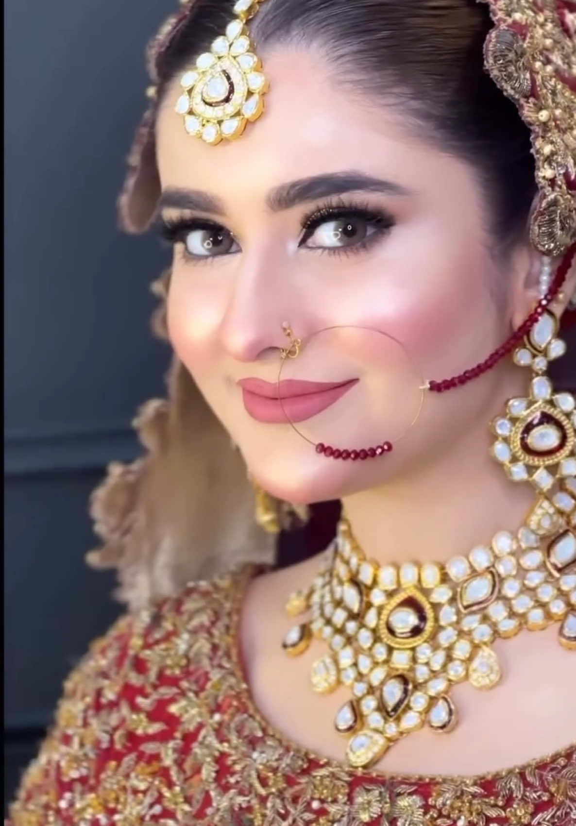 #repost from @samya.khan.salon on IG❤️ FOLLOW @emaanfrq . . . . . #wedding #pakistan #pakistaniwedding #dress #shaadi #dulhan #reception #nikah #walima #regal #bridesmaid #decor #bride #teambride #makeup #beautiful #jewels #instagram #pakistanifashion #pakistani #pakistanibride #Love #pakistanibridalwear #mehndi #explorepage #lahore #pakistanibridal 