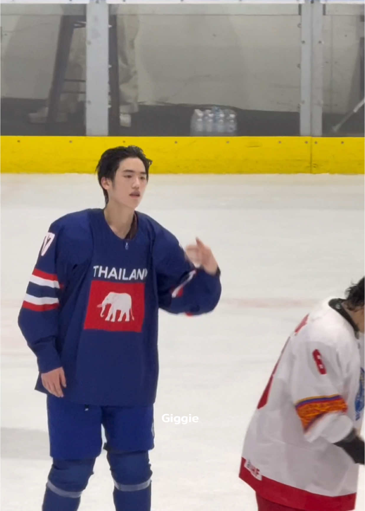 ใครไหวไปก่อนเลยยย ยิ้มทีละลายยยย ❤️🫠 @Peem  #peemtanat #TANAT17 #ภีมธนัช #icehockey #THAILANDICEHOCKEY 