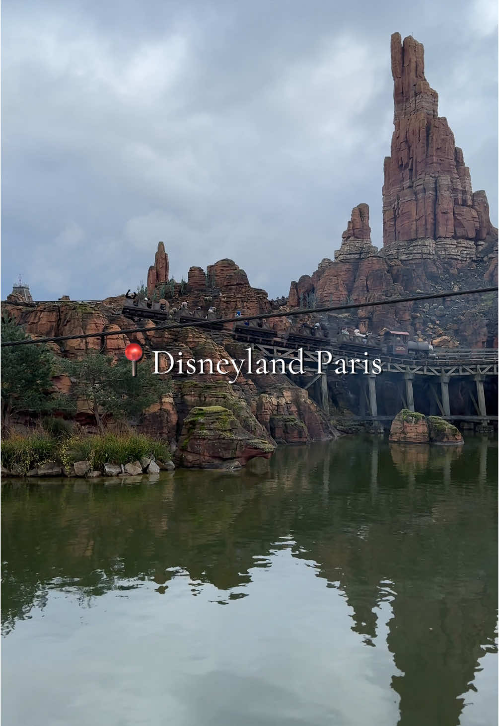 Come with me to Disneyland Paris!!!  #scadabroad #travel #scad #scadsavannah #scadbound #parisfrance #dayinmylife #disneyland #disneylandparis #Disney 