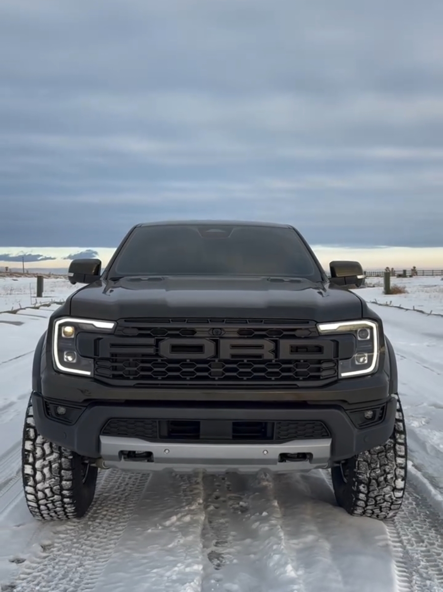 Ranger Raptor🔥 ig: imjustfoo  #rangerraptor #photography #4x4 #snow #raptorworld #offroad #fordraptor #snowday #sunset ##fordranger 