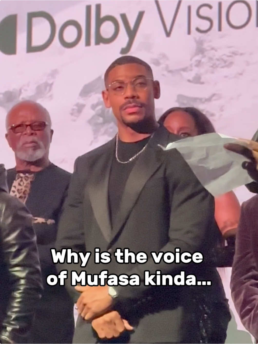 Meanwhile at the #mufasa premiere… #aaronpierre thoooo!  #moviepremiere #handsome #voiceactor #actors 