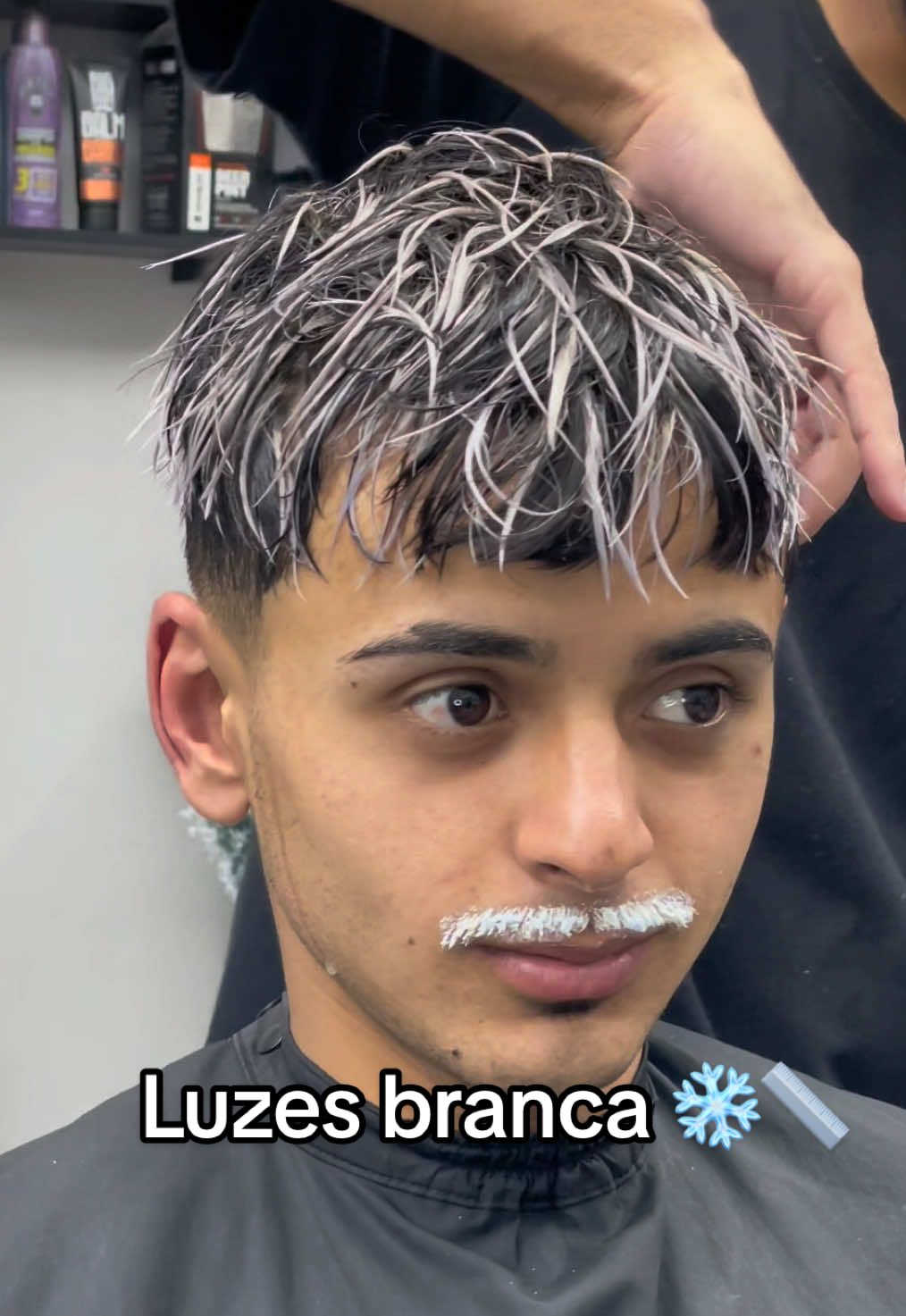 Como faço luzes branca + corte jaca 📏❄️ #barberia #bigode #fy #cortedojaca #cabelotiktok #luzesplatinadas #luzesnocabelo 