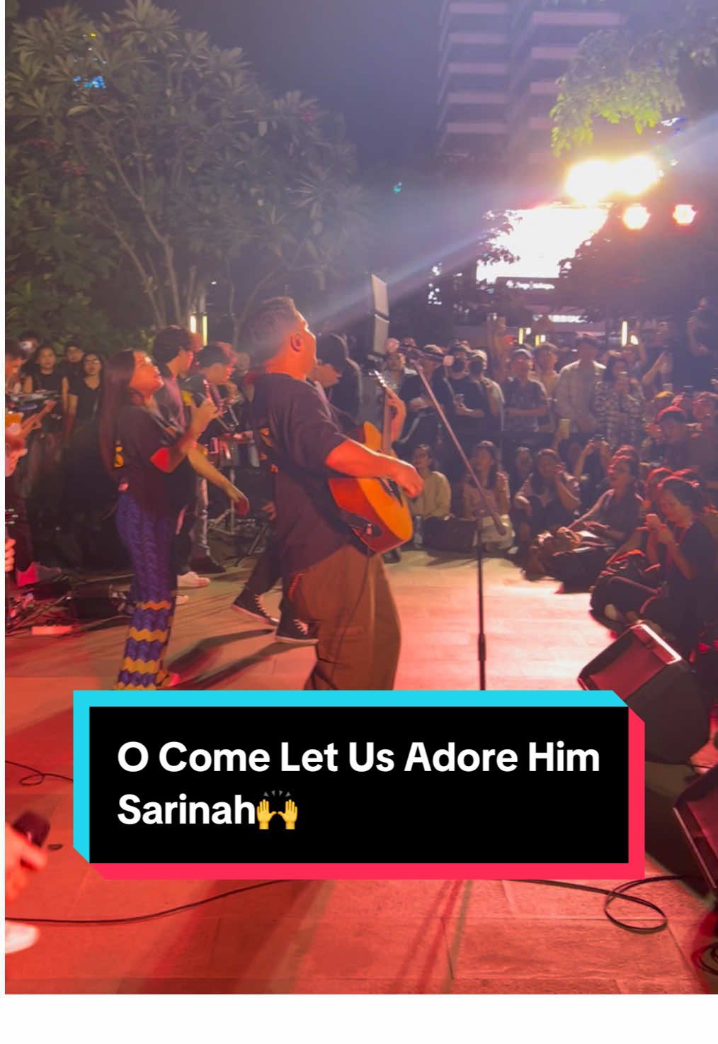 O come let us adore Him🙌 Salah satu hal yang buat amazee di akhir tahun inii, bisa praise and worship di Sarinah dengan banyakk orangg🙌 #worshipniteproject #praise #praiseandworship #sarinah #anakmudakristen #pujianpenyembahan #blessed #pujianrohani #worship 