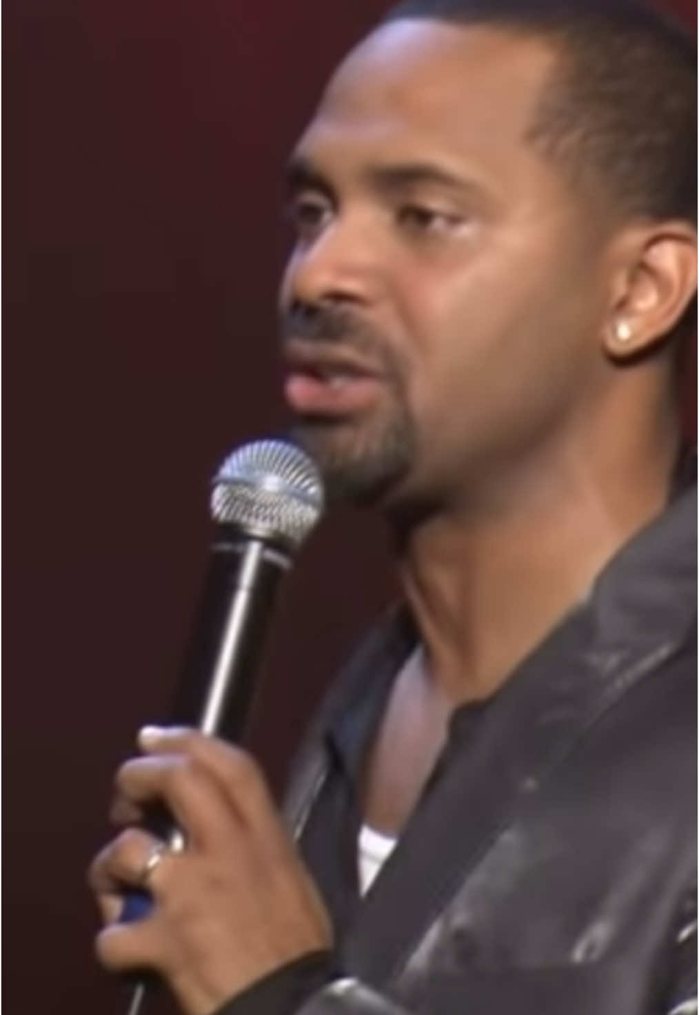 😭🤣Mike Epps on Family Dynamics between ⚪️⚫️ #comedy #funnytok #mikeepps #standup #standupcomedy #standupcomedian 