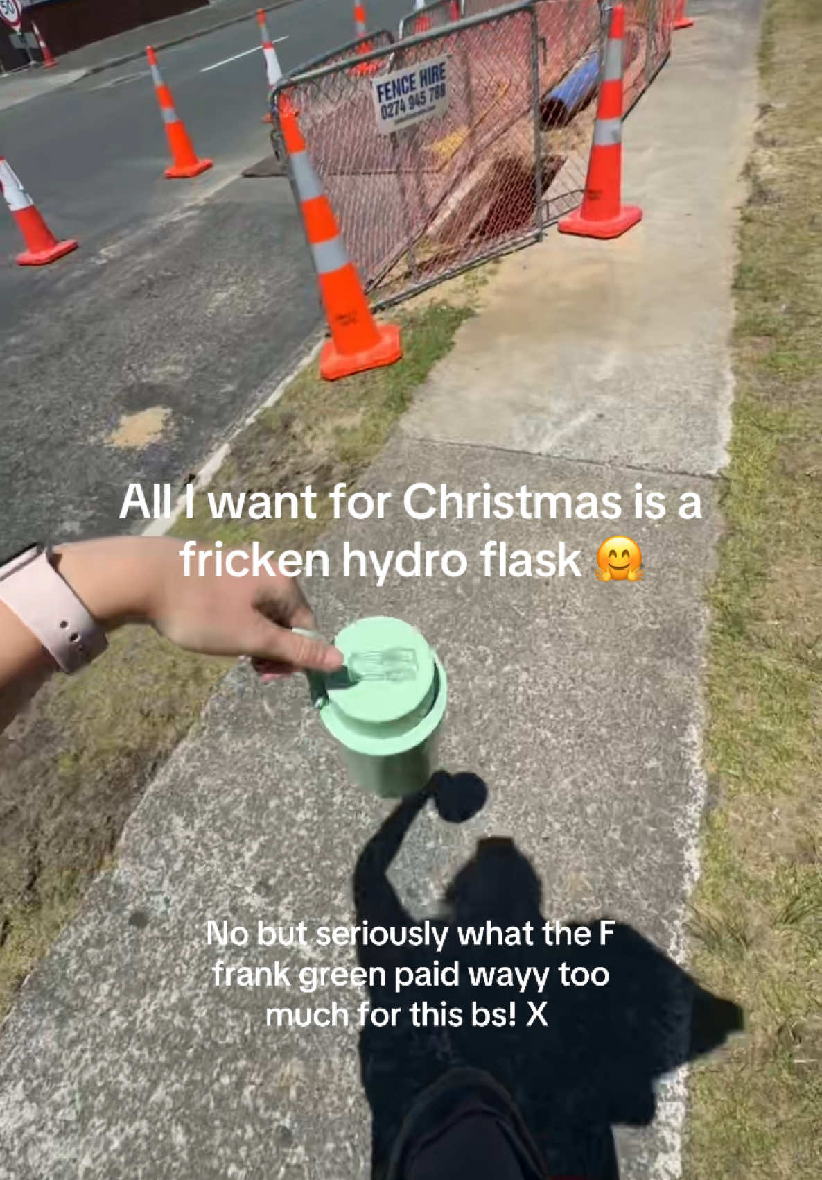 Plz tell me everyone agrees 😒 #frankgreen #hydroflask #fyp #creatorsearchinsights #teamwork #wtf 