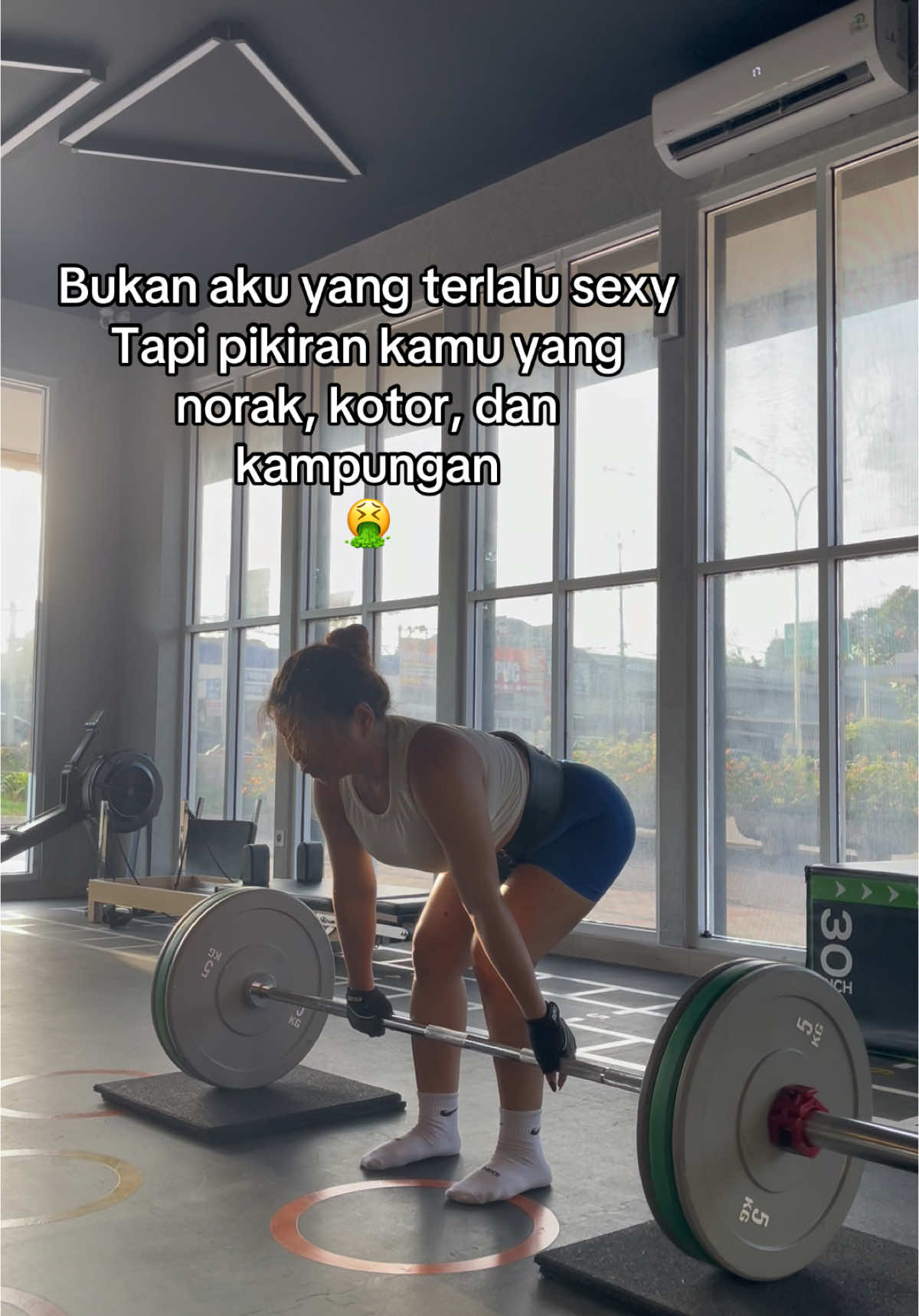 Ada yang tau coach ngomong apa😹 #gymmotivation #gym #GymTok #GymLife #gymladies #deadlift #rdl 