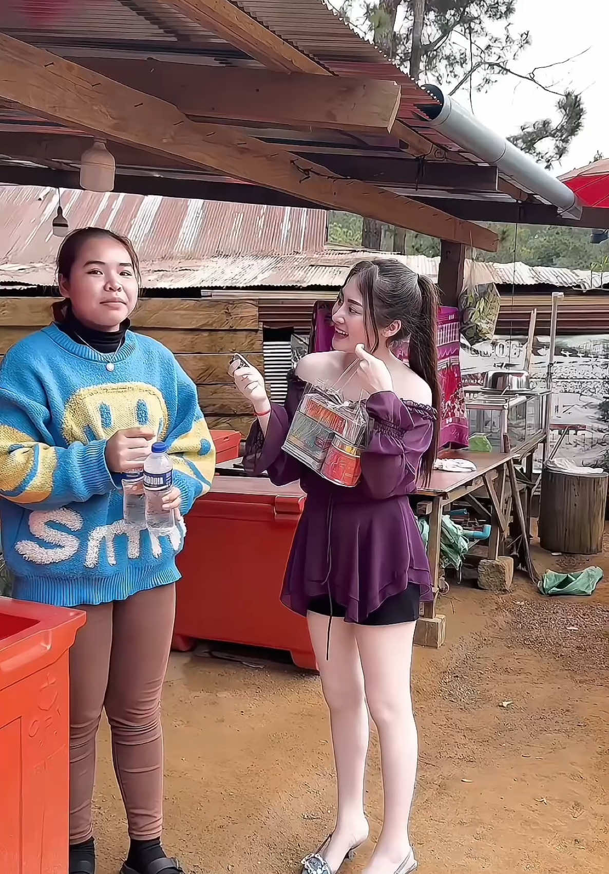 Follow tiktok បានកាដូ✅មកដល់ភ្នំគីរីរម្យហើយក៏មានអ្នកស្គាល់Yasaka ដែរ😜គាត់ថាបងគាត់លាបអស់តែមួយកំប៉ុងតែ សខ្លាំង👏#ឡេយ៉ាសាកា #yasakabodylotion #ឡេyasaka #fypシ゚viral #cambodia 