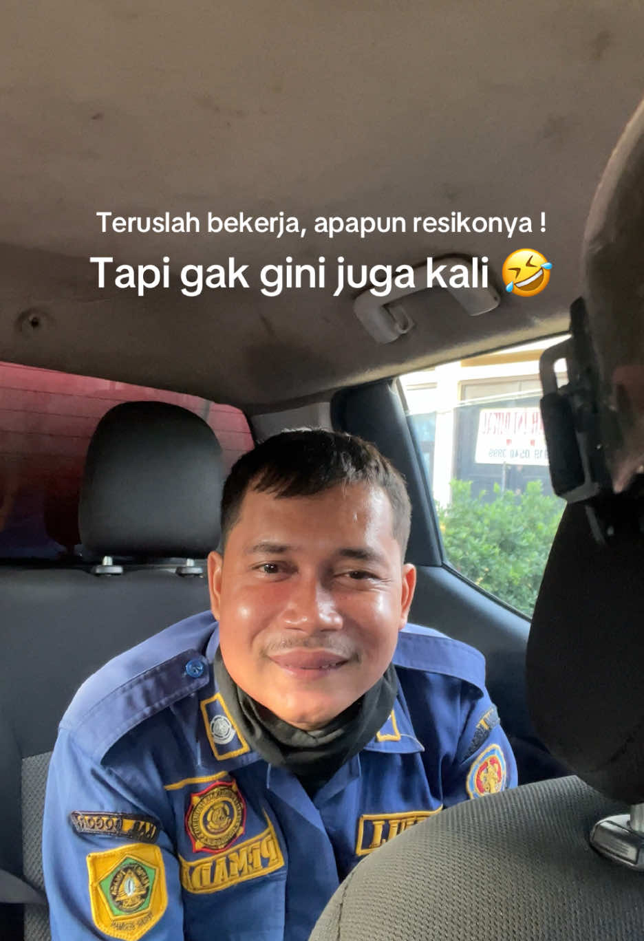 Bila bertemu tawon beserta keluarganya sebaiknya jauhi !! #wkwk #pemadam #rescue #sarangtawon #bengkak #pemadamkabbogor #firefighter 