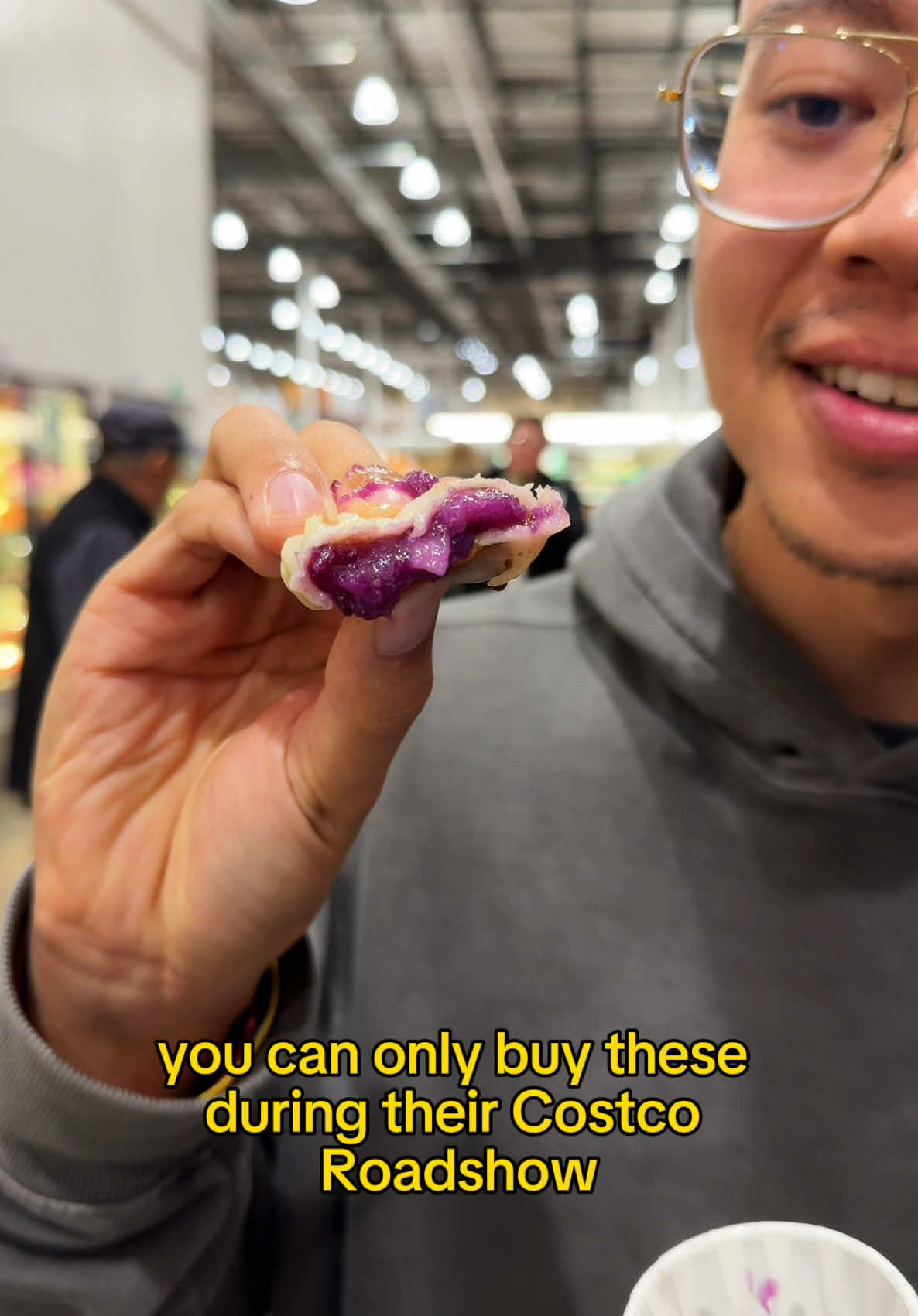 The juiciest dumplings you’re gonna find in Costco! They’re only available exclusively during @Synear Foods USA 思念食品 Costco Roadshows and the next one will be at the Costco in Irvine (dates and times listed below): * 12/12 - 12/15 - 454 Irvine      * Thursday - Friday: 10am - 8:30pm      * Saturday: 9:30am - 6pm      * Sunday: 10am - 6pm  * 1/2 - 1/5 - 1202 Torrance      * Thursday:  Friday: 10am - 8:30pm     * Saturday: 9:30am - 6pm      * Sunday: 10am - 6pm  * 1/9 - 1/12 - 671 Hawthorne     * Thursday - Friday: 10am - 8:30pm      * Saturday: 9:30am - 6pm      * Sunday: 10am - 6pm  * 1/16 - 1/19 - 1318 Monterey Park      * Thursday - Friday: 10am - 8:30pm      * Saturday - Sunday: 9am - 7pm * 1/23 - 1/26 - 428 Alhambra     * Thursday - Friday: 10am - 8:30pm      * Saturday: 9:30am - 6pm      * Sunday: 9am - 7pm #foodblogger #Foodie #orangecounty #costco #dumplings #synearfoodsusa 