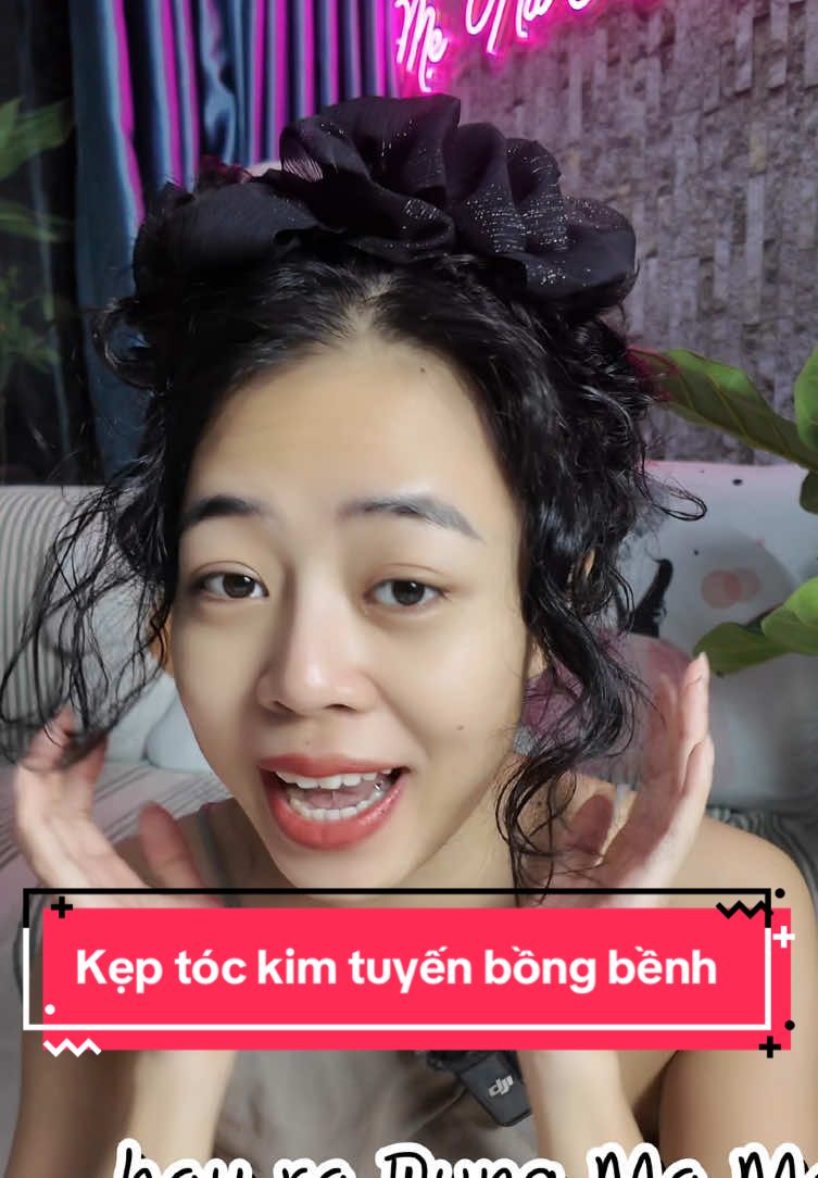 Một em kẹp tóc kim tuyến tạo cảm giác cho tóc bồng bềnh công túa nè mn ơi #menakine #review #LearnOnTikTok #muataitiktok 