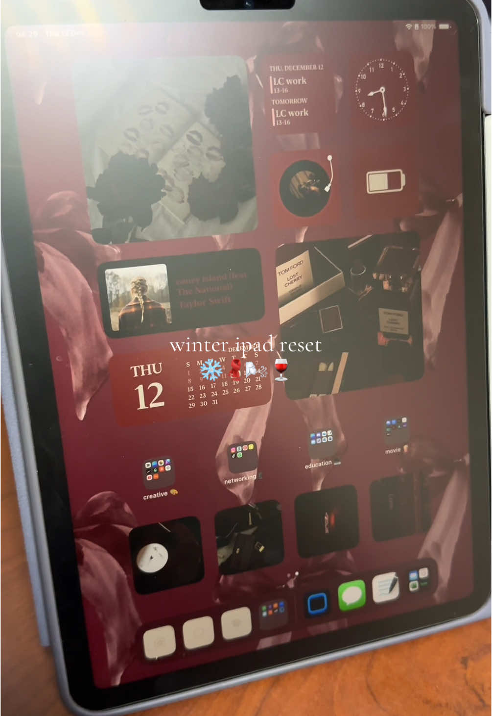 burgundy is my winter color 🧣 #ipad #ipadaesthetic #aestheticipad #ipadtheme #electronics #technology #aestheticlife #ipadreset #winter #burgundy #aestheticvideos 