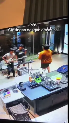Menuju bonus dan menghabiskannya🙌🏻 #sunsetroofcafemalingping #POV #cafecore #fypシ゚ 