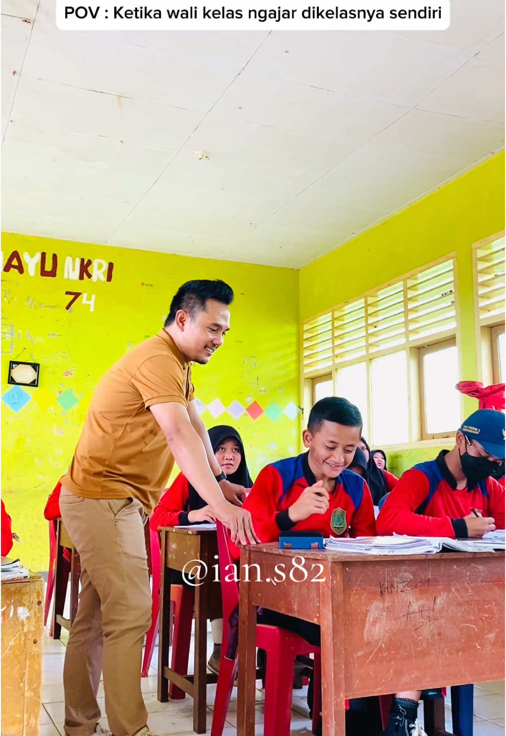 Ketika mengajar anak-anak sendiri #guru #cikgu #tiktokguru #funny #funnytiktok #funnyvideos #funnyvideo 