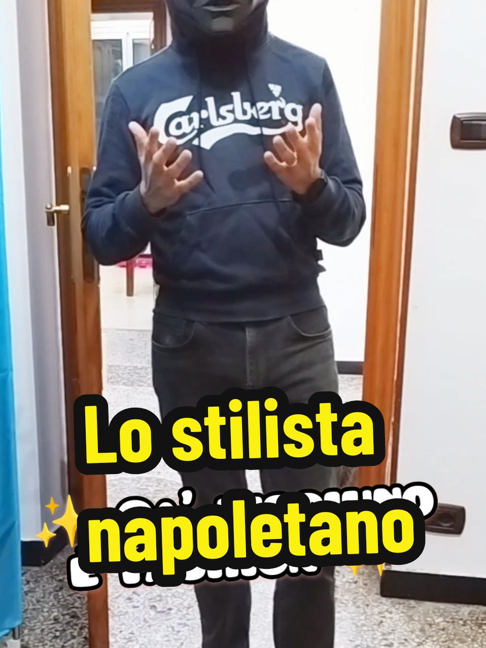 Finirá ArmaniComio  #gennarogattoso #neiperte #napoli #napoletano #supermario #neiperte #humor #ironia #umorismo #carlsberg #stilista #moda 