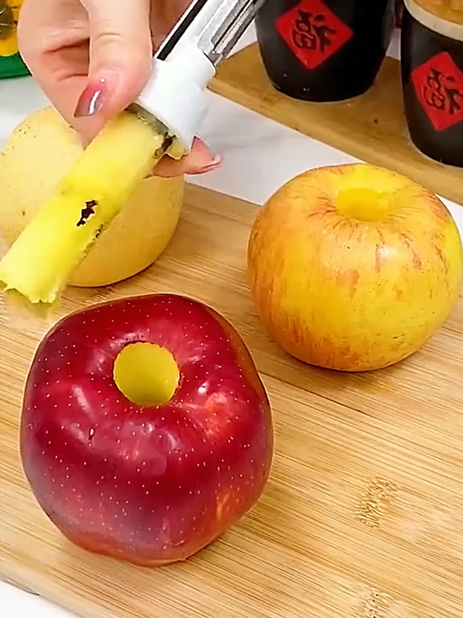 Removes the pit and peels in one second #fruitcorer #peeling #fyp #foryou #tiktok #goodthing #goodstuff  #householdgoods #householditems #homehacks #kitchenware 