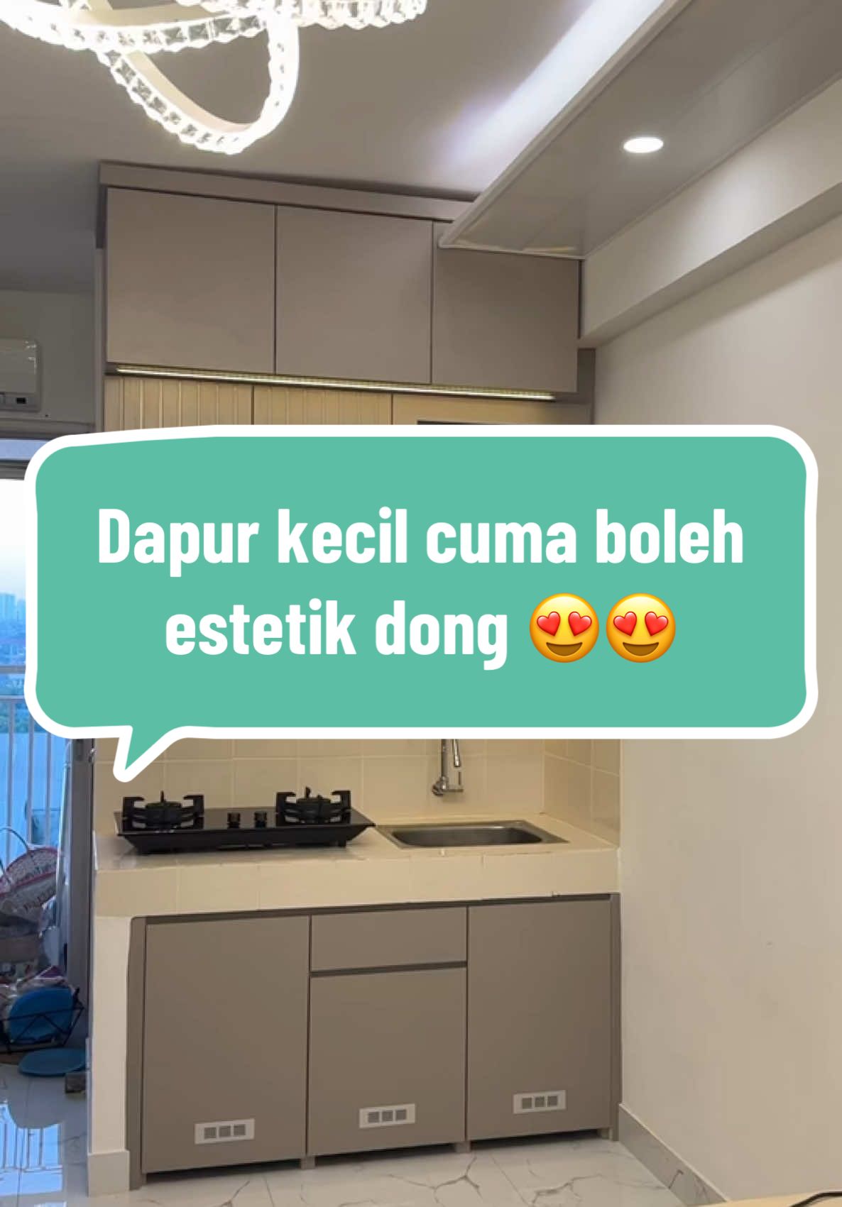 Dapur kecil juga mau ikutan estetik, emang bisa ? jelas bisaaa dong!!!  yuk yang mau order 2025 dapur baru!! Build & Desain by @auliajaya.mebel  Finishing HPL by @taco.id  Hardware (engsel & rell) by @hubenindonesia  Lokasi Workshop @auliajaya.mebel 📍Duren Sawit, Jakarta Timur (Cek google maps Aulia Jaya Mebel Workshop) Menerima pemesana :  Apartement, Office, Caffe, Restaurant, Home Furniture, Kitchen Set , Bed Room & Others.  #dapur #dapurminimalis #dapurestetik #dapursederhana #dapurmini #dapurpink #kitchenset #fyp #fypage #fyppppppppppppppppppppppp #furniture #auliajayamebel #kitchensetdesign #customfurniture #apartemen #apartemenjakarta #jakarta 