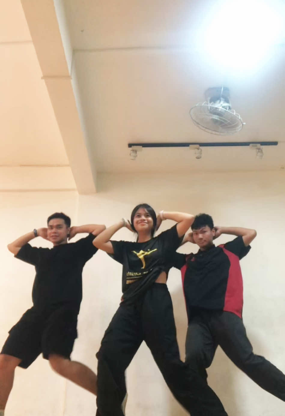 Bonde do bruñao trend🙊 #bondedobrunao #dancetrend #dancestudio #SDscholars #skillsanddrills #scholars #fyp #fypage #viral @Kiah @Lance Arevalo @Jekero 