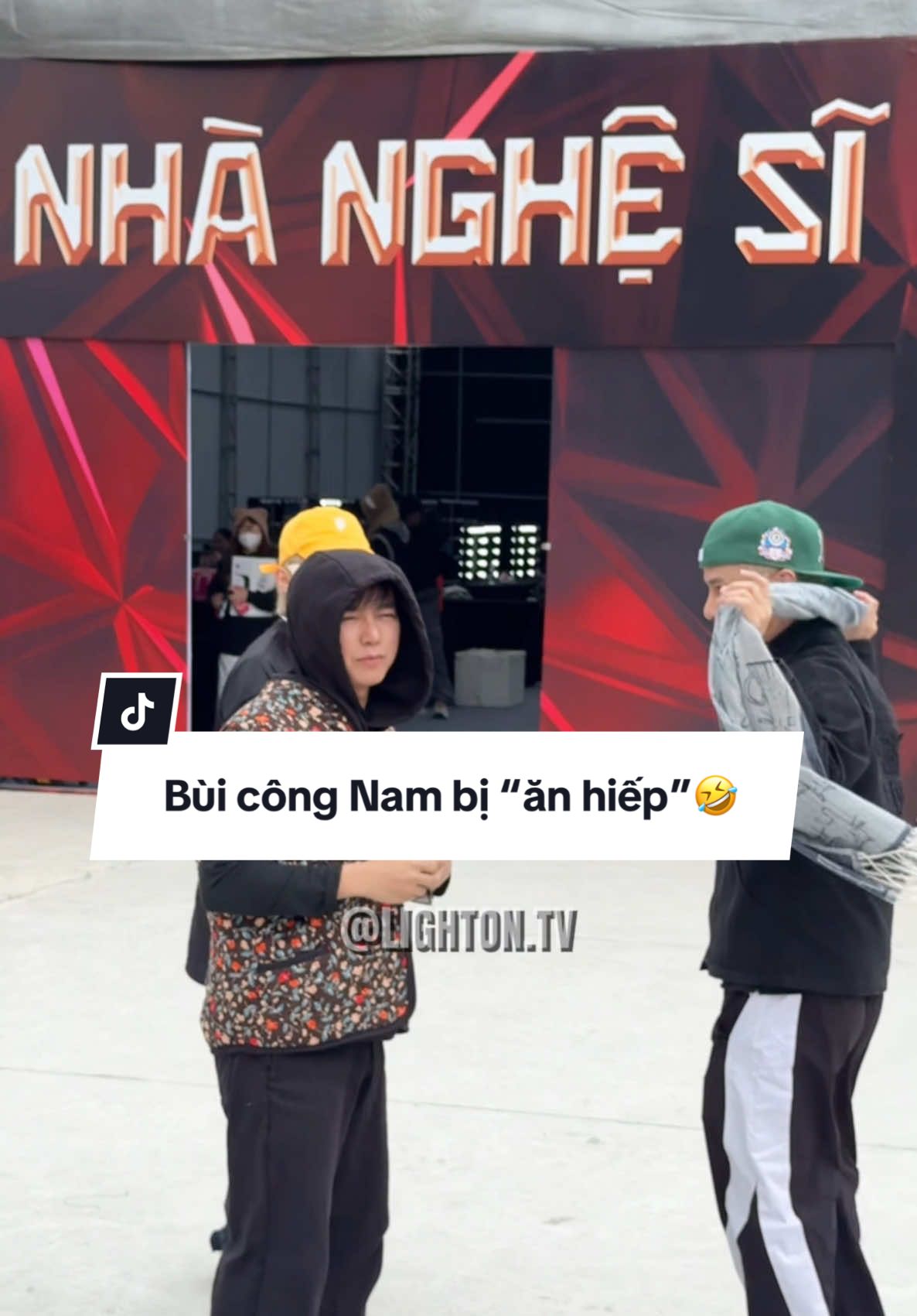 Nhấn phím 1 để giải cứu @Bùi Công Nam khỏi @Neko Lê 👑 và @Kay Trần🤣🙌🏻 #lightontv #showbiz #vbiznews #vbizspotlight #kaytran #buicongnam #nekole #anhtraivuotnganchonggai #anhtraivuotnganchonggaiconcert 