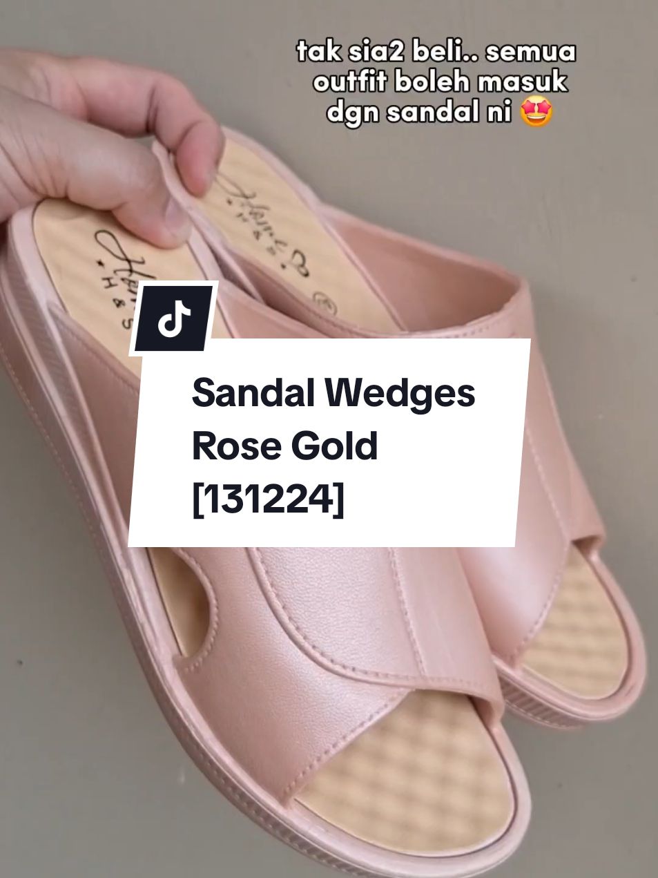 Replying to @paridah1995  ‼️CADANGAN SAIZ SANDAL Kaki biasa/sedang : 1 saiz besar Kaki lebar : 2 saiz besar Sandal cantik lawa, ringan dn lembut selesa pakai. Ada beberapa warna sandal ni - hitam, krim dn gold #sandal #sandalwanita #sandalperempuan #srinazraa 