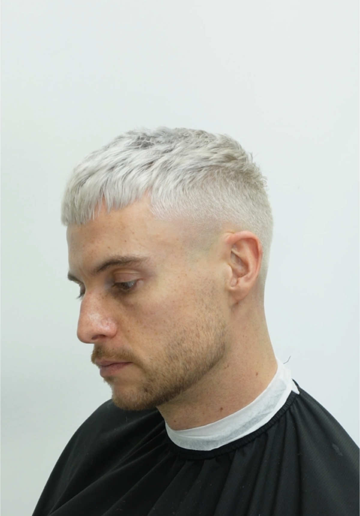 Bleach and tone on a textured crop hairstyle  @pravana  Dm me for any haitcolor consultations #dtlabarber #losangelesbarber #losangeles #haircut #dtla #bleached #menscut #haircolor #hair 