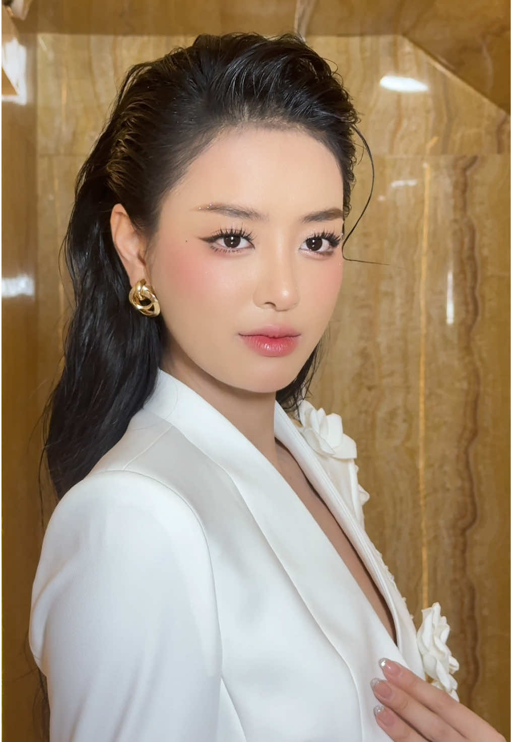 Không kịp sửa soạn gì hết cả nhà ơi #buikhanhlinh #missintercontinentalvietnam #missintercontinental #senvangentertainment 