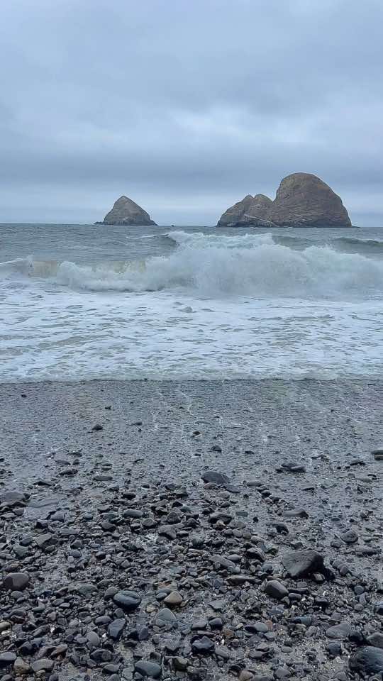 Tunnel Beach, Oregon #Hiking #oregon #oregoncoast #pacificnorthwest 