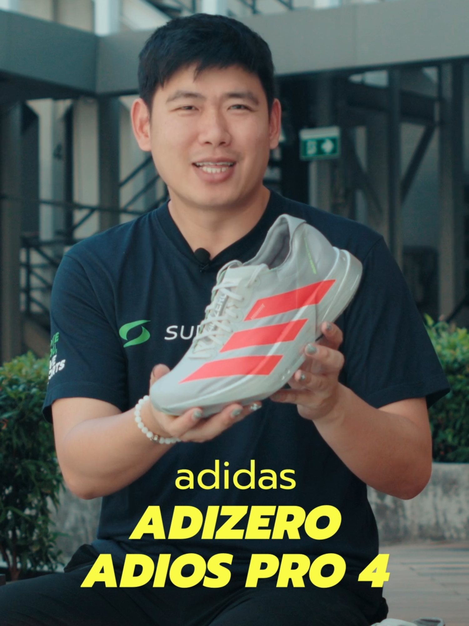 Supersports Review | EP.64 | รีวิวรองเท้าวิ่ง adidas ADIZERO ADIOS PRO 4 ที่สุดของรองเท้าวิ่งสายสปีด! “ลองแล้วบอกเลยว่า adidas Adizero Adios Pro 4 คือที่สุดของรองเท้าวิ่งสายสปีด! พื้นโฟม Lightstrike Pro เด้งได้ใจ ผสาน EnergyRods 2.0 ช่วยส่งพลังในทุกก้าวแบบรู้สึกได้จริง น้ำหนักเบาแค่ไหนก็ไม่รู้สึกหนักเท้า แถมอัปเปอร์ Celermesh 2.0 ระบายอากาศดี ใส่แล้วไม่อับ วิ่งไกลก็ยังสบาย ใครอยากทำลายสถิติหรือหาเพื่อนคู่ใจวิ่งมาราธอน คู่นี้คือคำตอบ!” รับชมคลิปรีวิวกันได้เลย #Supersports #adidas #adiospro4 #adizeroadiospro4